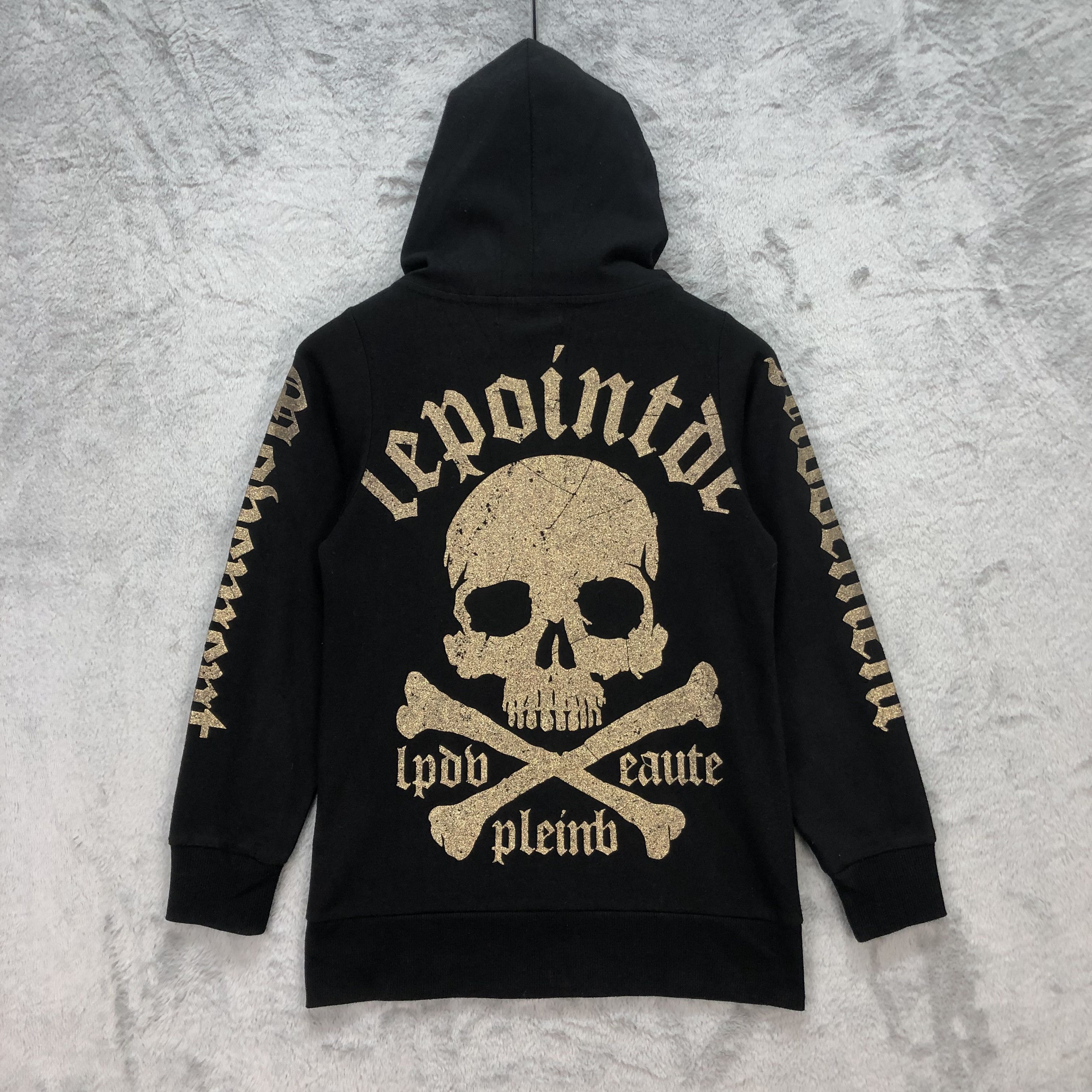 image of Skulls Cross Bone Skull Big Logo Zipper Hoodies 5782-206 in Black, Women's (Size Medium)