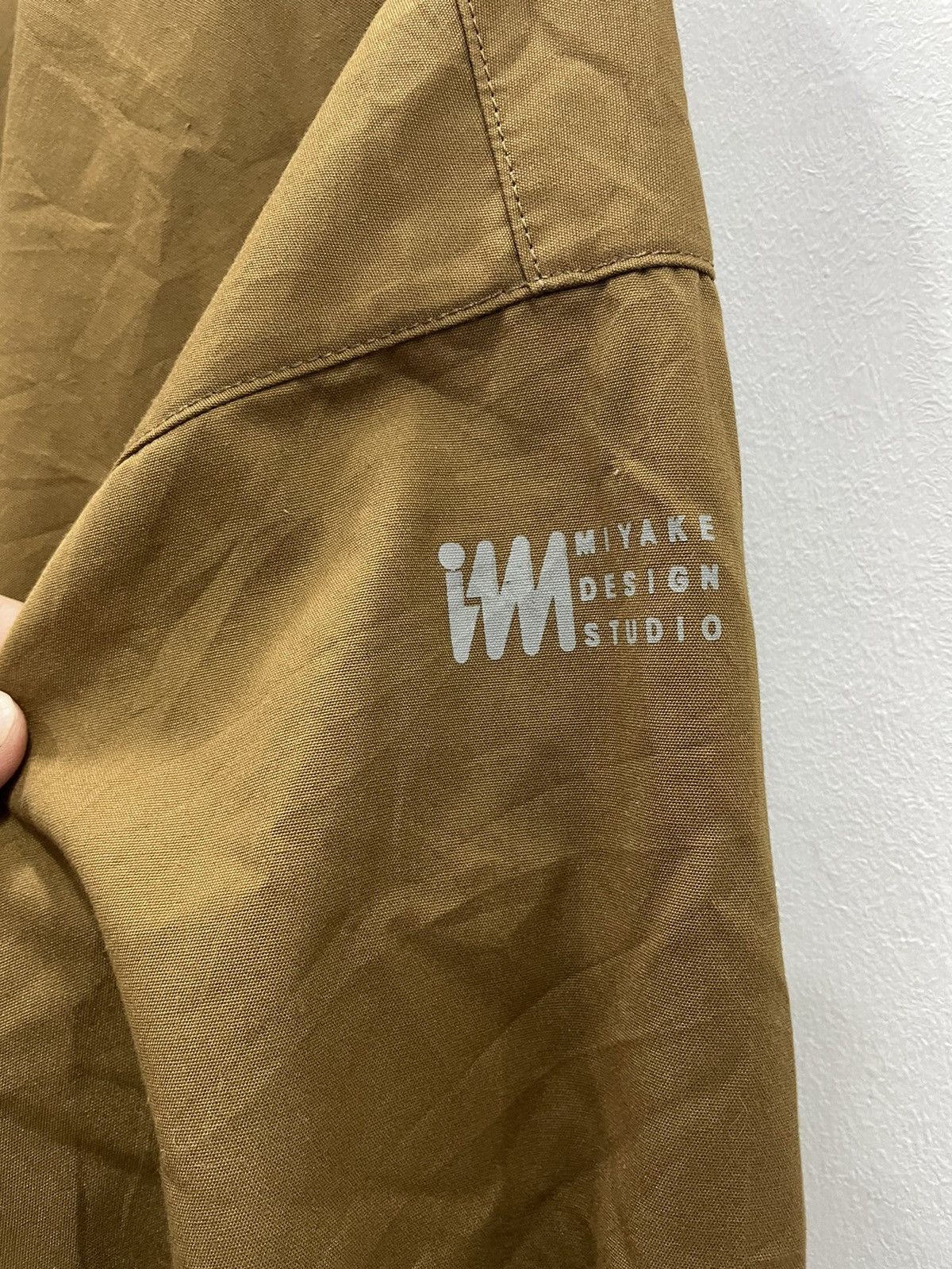 Issey Miyake Authentic ISSEY MIYAKE Squirrel wind poly long jacket Size US XXL / EU 58 / 5 - 5 Thumbnail