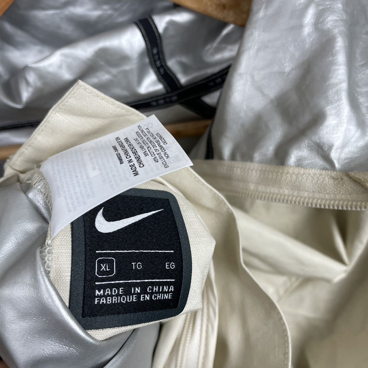 Nike Nike Tech Pack Reversible Rain Jacket AR2843 Size XL / US 12-14 / IT 48-50 - 6 Thumbnail