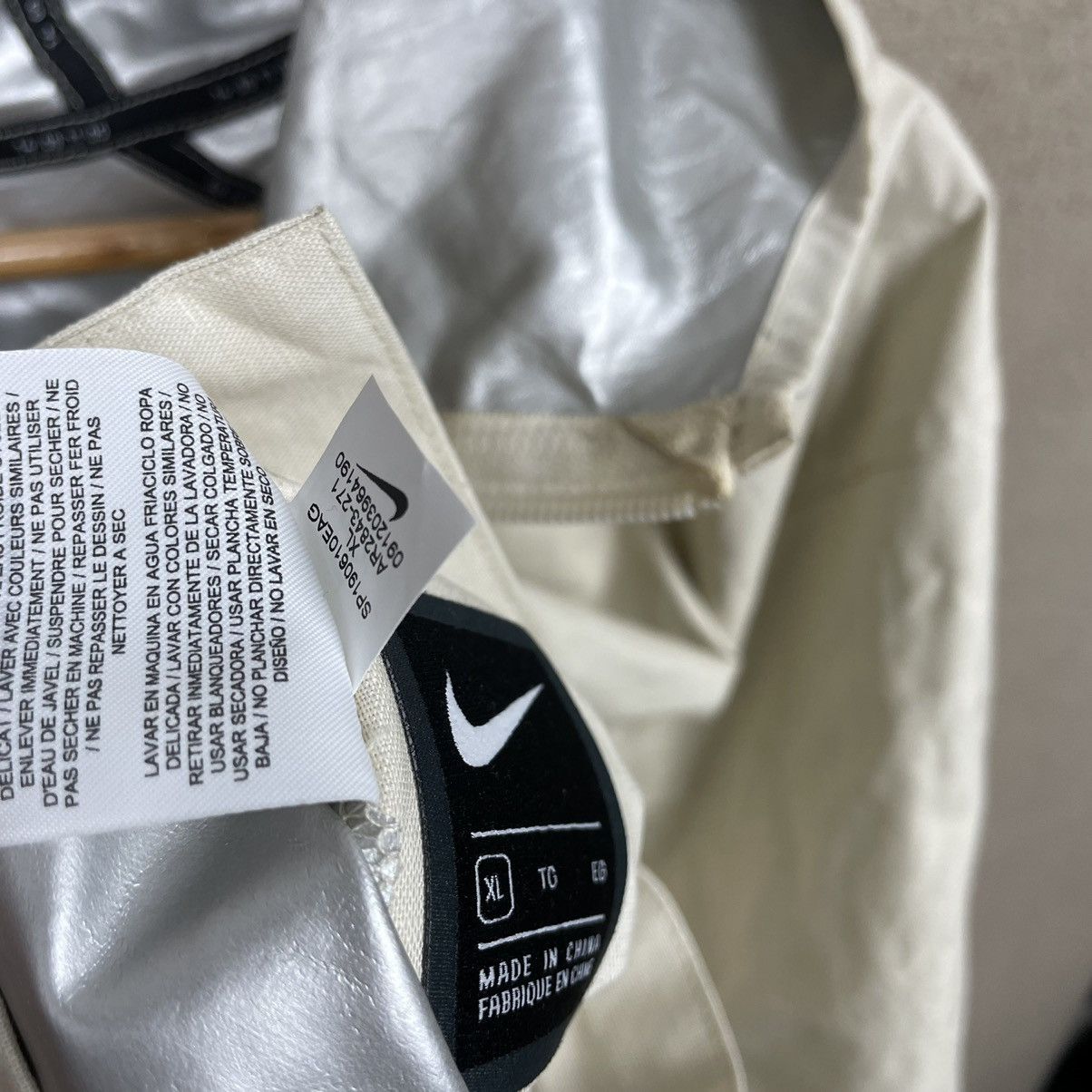 Nike Nike Tech Pack Reversible Rain Jacket AR2843 Size XL / US 12-14 / IT 48-50 - 7 Thumbnail