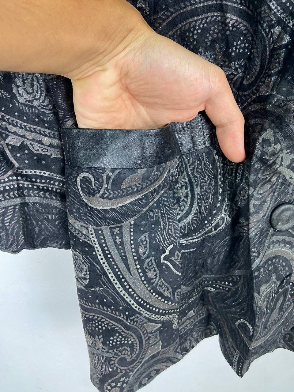Vintage Vintage Aun Louis Suede Leather Jacket Paisley Kapital Style Size US L / EU 52-54 / 3 - 14 Thumbnail