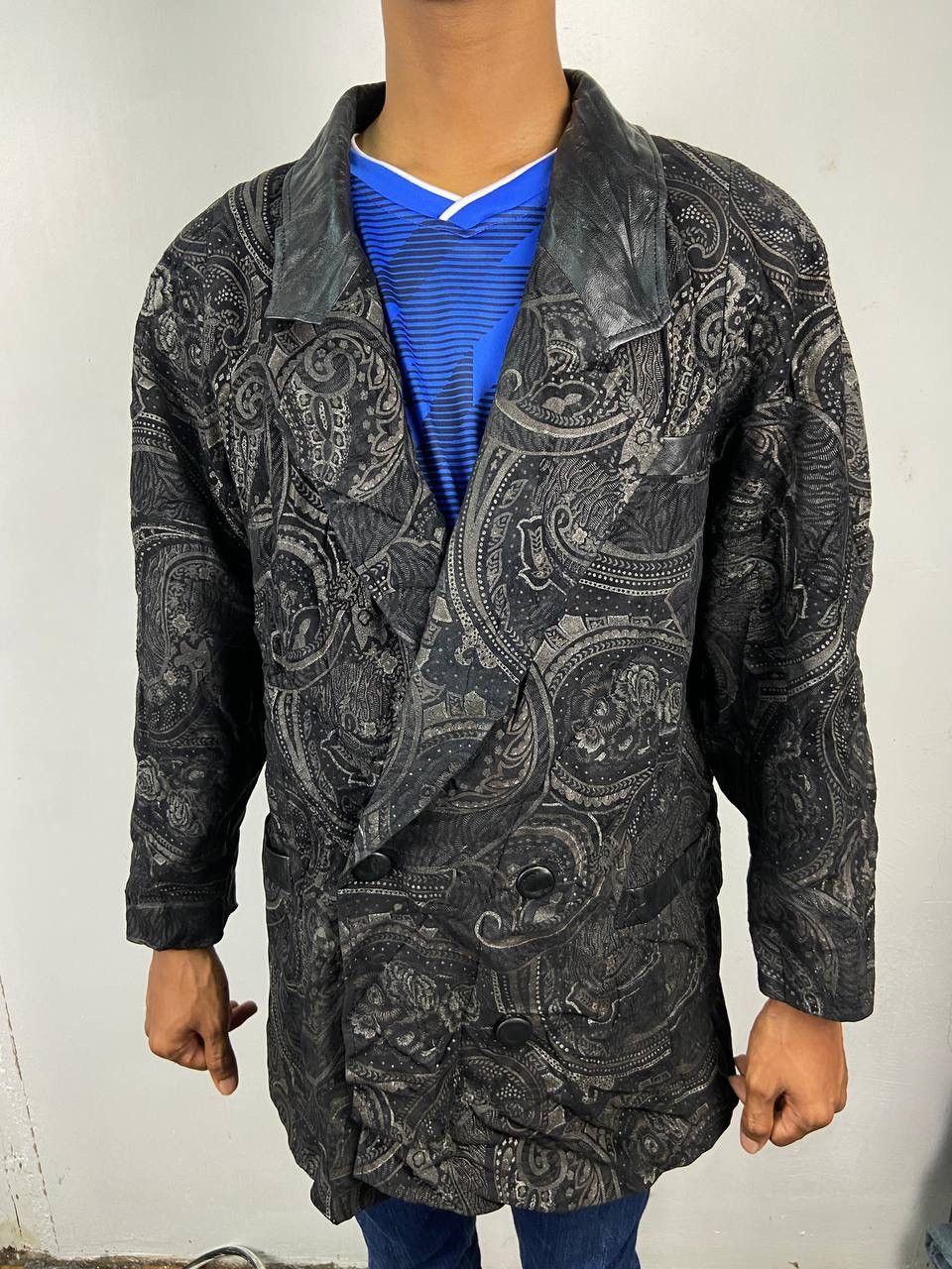 Vintage Vintage Aun Louis Suede Leather Jacket Paisley Kapital Style Size US L / EU 52-54 / 3 - 1 Thumbnail
