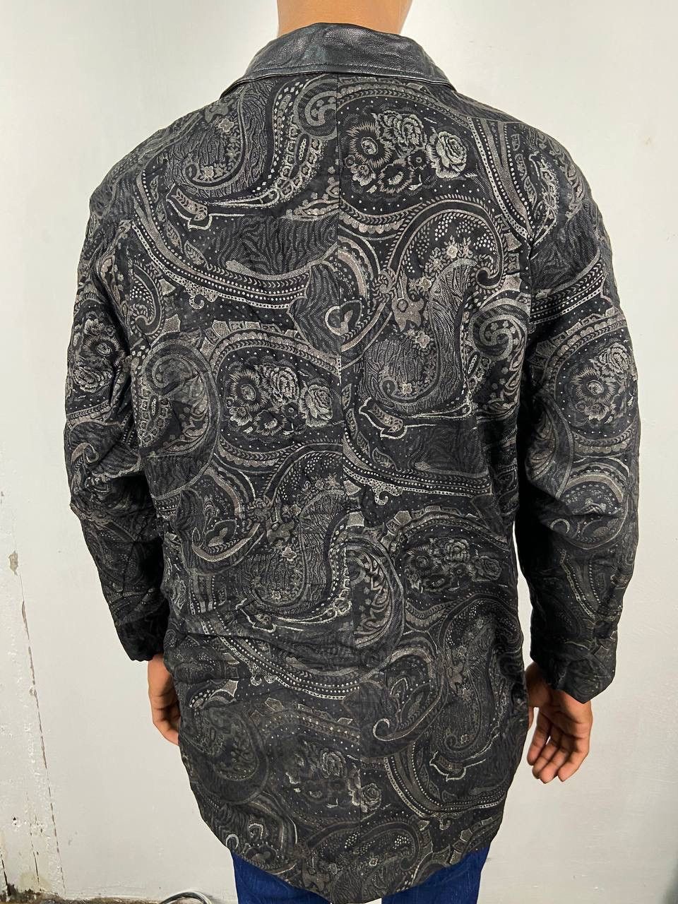 Vintage Vintage Aun Louis Suede Leather Jacket Paisley Kapital Style Size US L / EU 52-54 / 3 - 2 Thumbnail