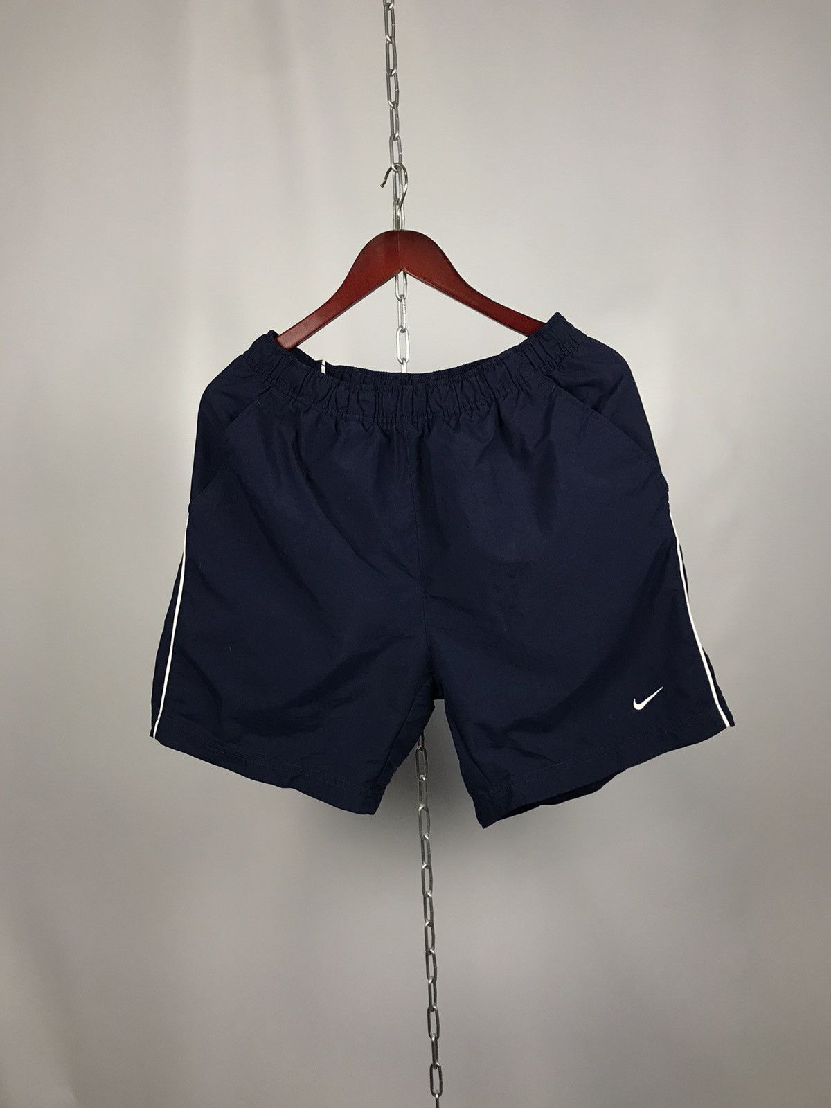 Nike Nike swoosh streetwear vintage shorts Size US 36 / EU 52 - 1 Thumbnail