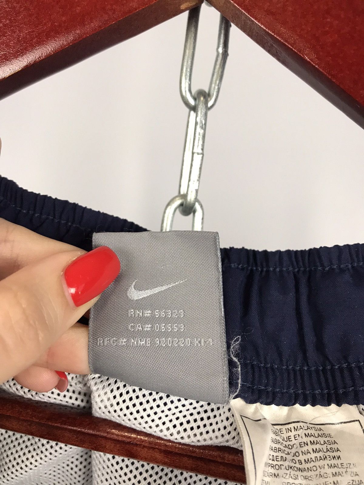 Nike Nike swoosh streetwear vintage shorts Size US 36 / EU 52 - 4 Thumbnail
