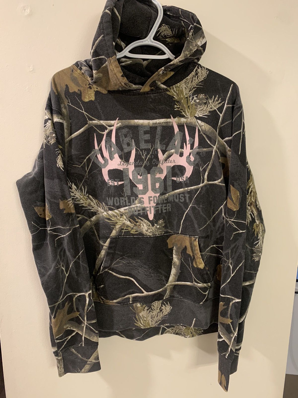 Cabelas Cabelas Realtree Camo / Pink Hoodie Large | Grailed