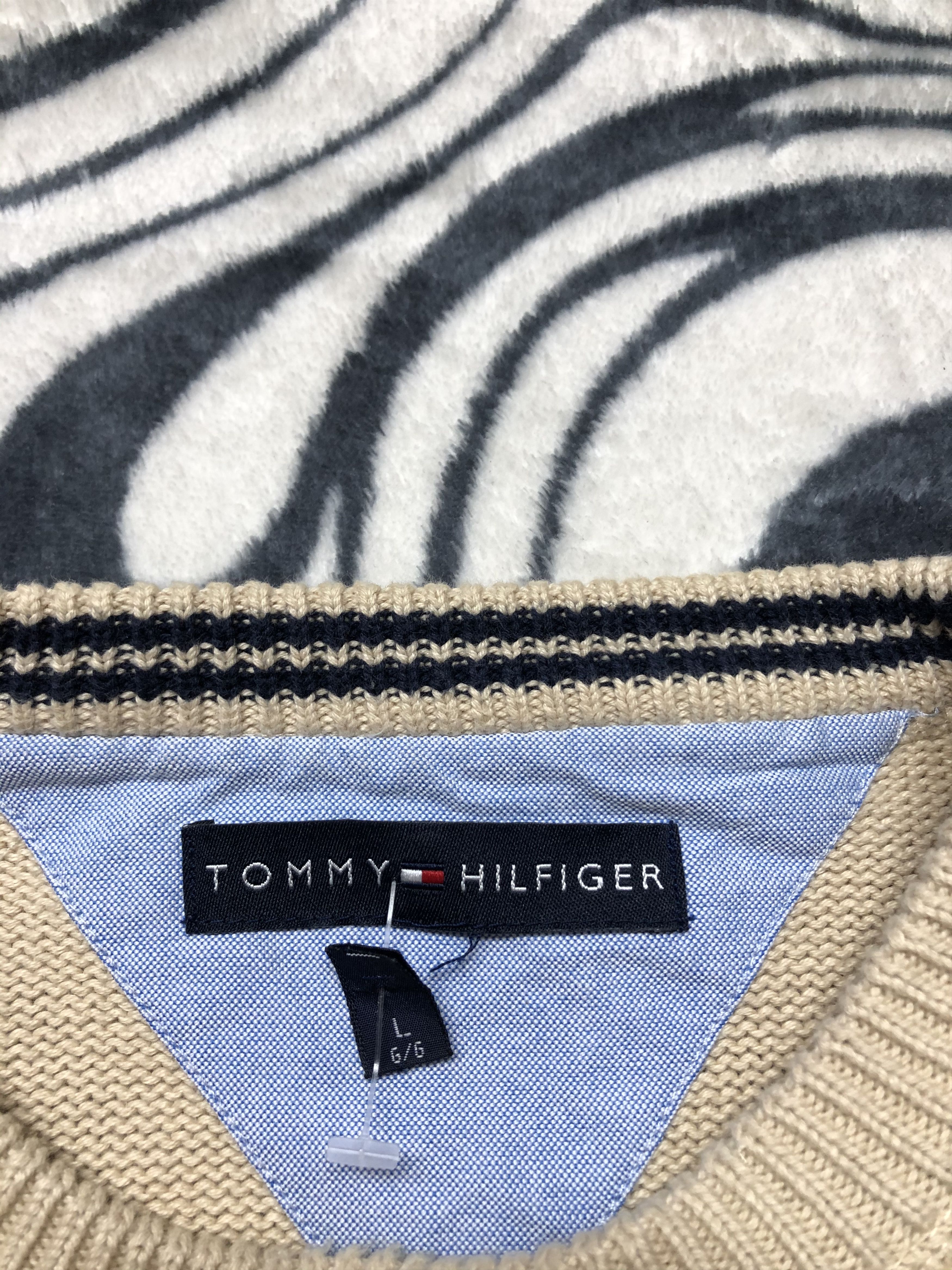 Tommy Hilfiger Tommy Hilfiger Vintage Knit Sweater Size US XL / EU 56 / 4 - 4 Thumbnail