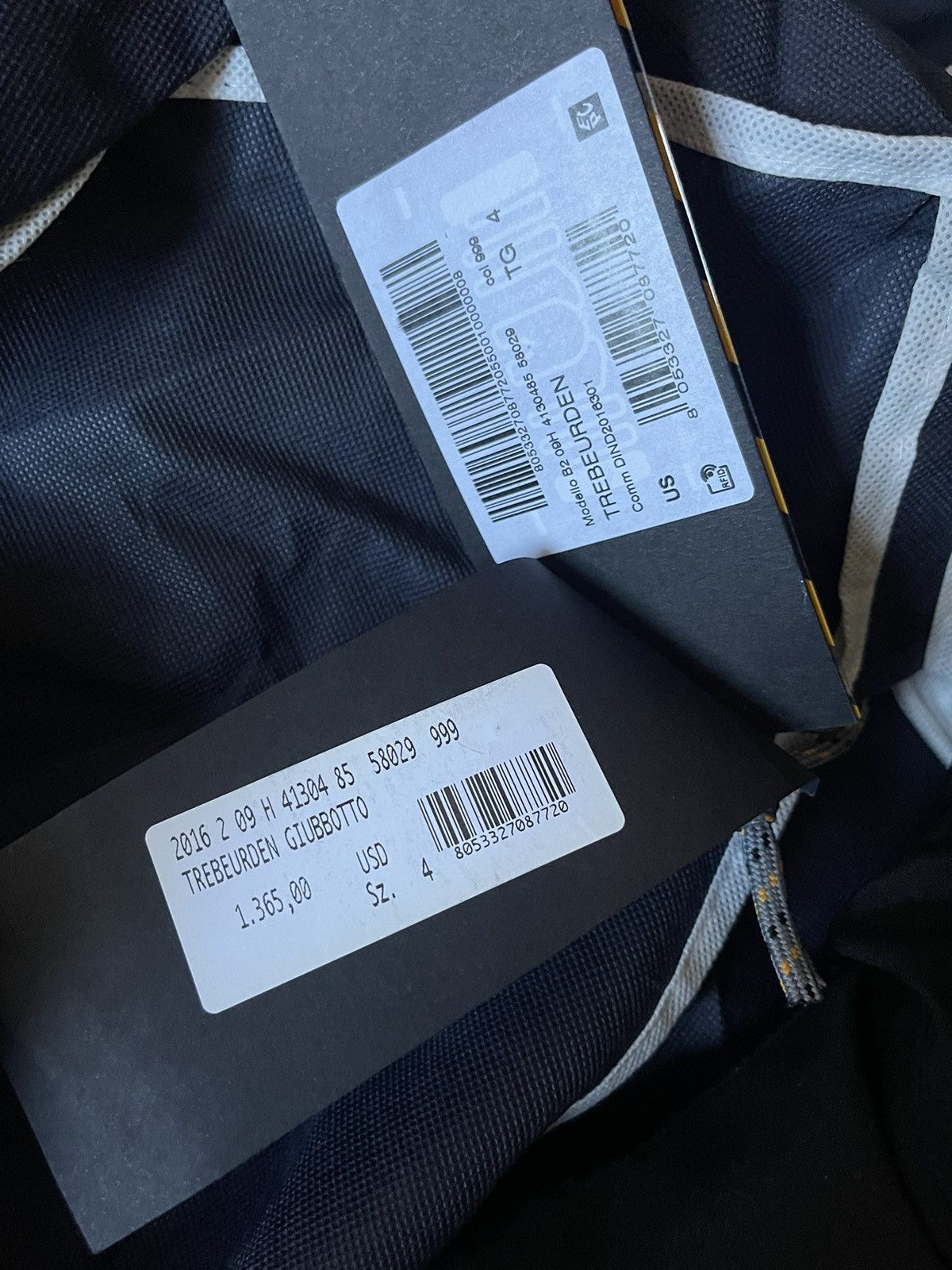 Moncler × Off-White MONCLER OFF WHITE TREBEURDEN GIUBOTTO (4) Size US L / EU 52-54 / 3 - 11 Thumbnail
