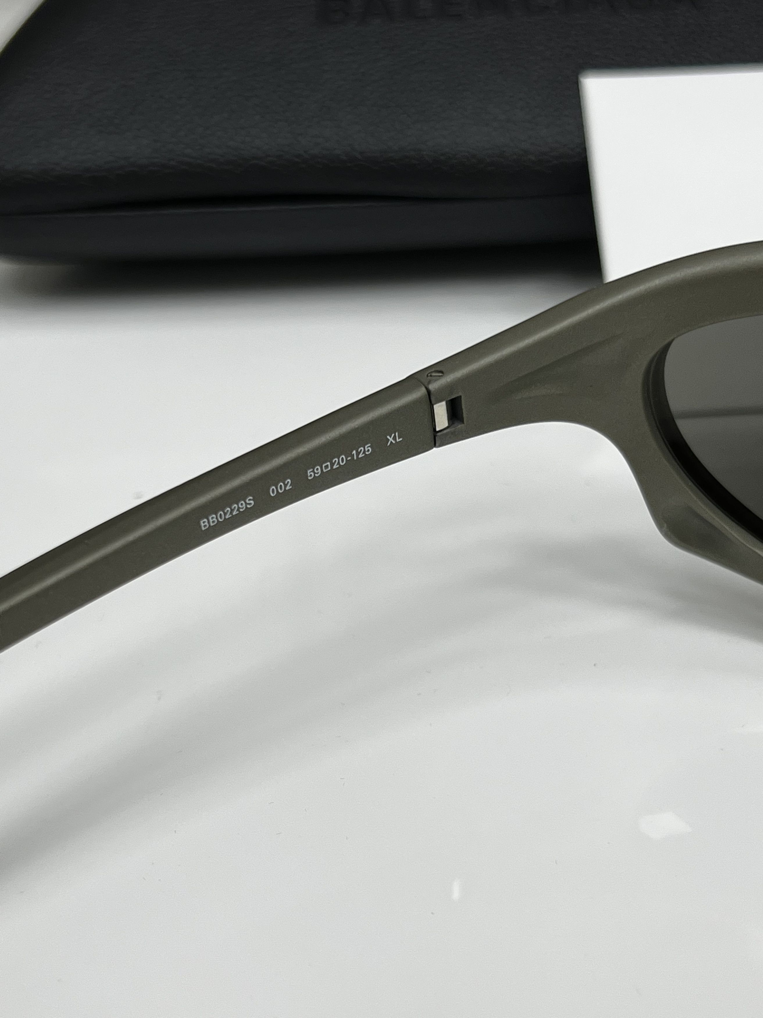 Balenciaga NEW Balenciaga BAT Sunglasses BB0229S Silver