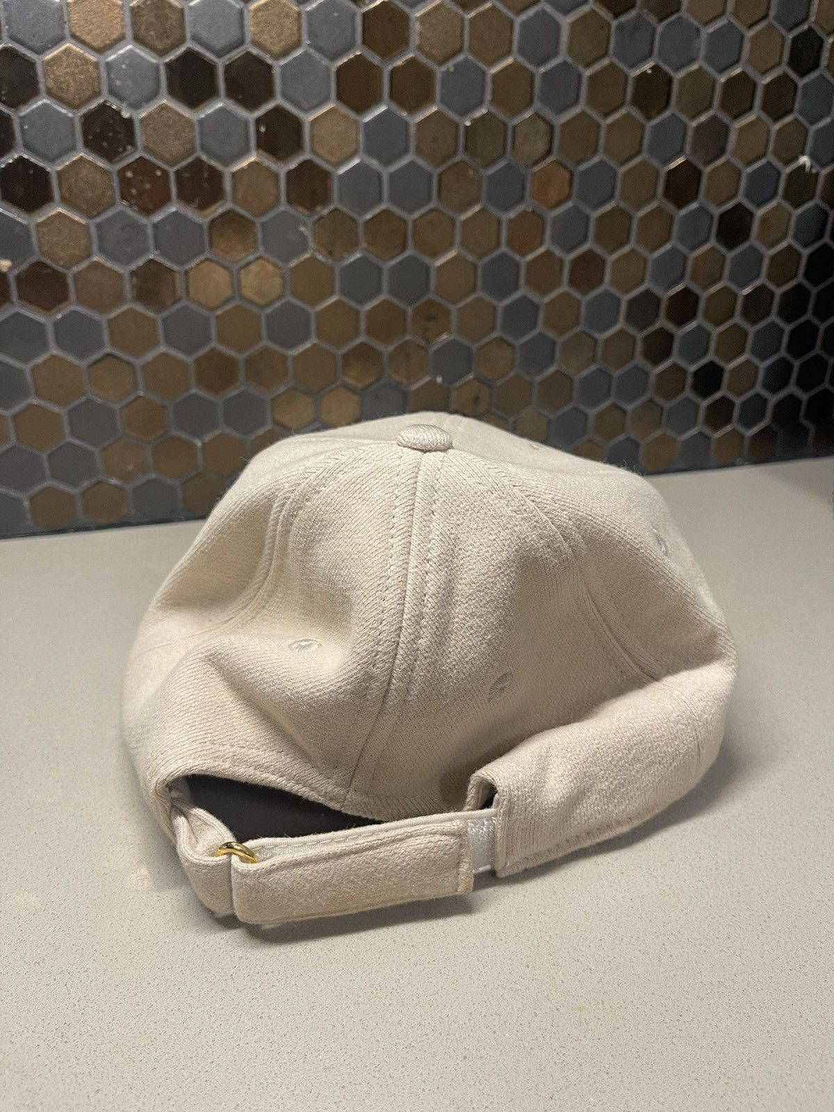 Kith Kith Gold Box Logo Fleece Hat // Beige Size ONE SIZE - 2 Thumbnail