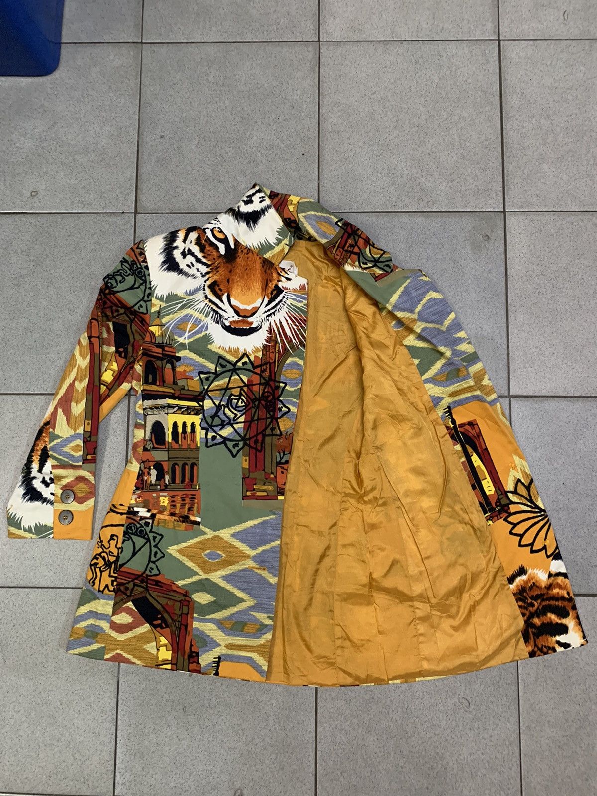 Byblos Rare🔥🔥 Byblos Full Printed Blazer Made In Italy Size S / US 4 / IT 40 - 23 Thumbnail