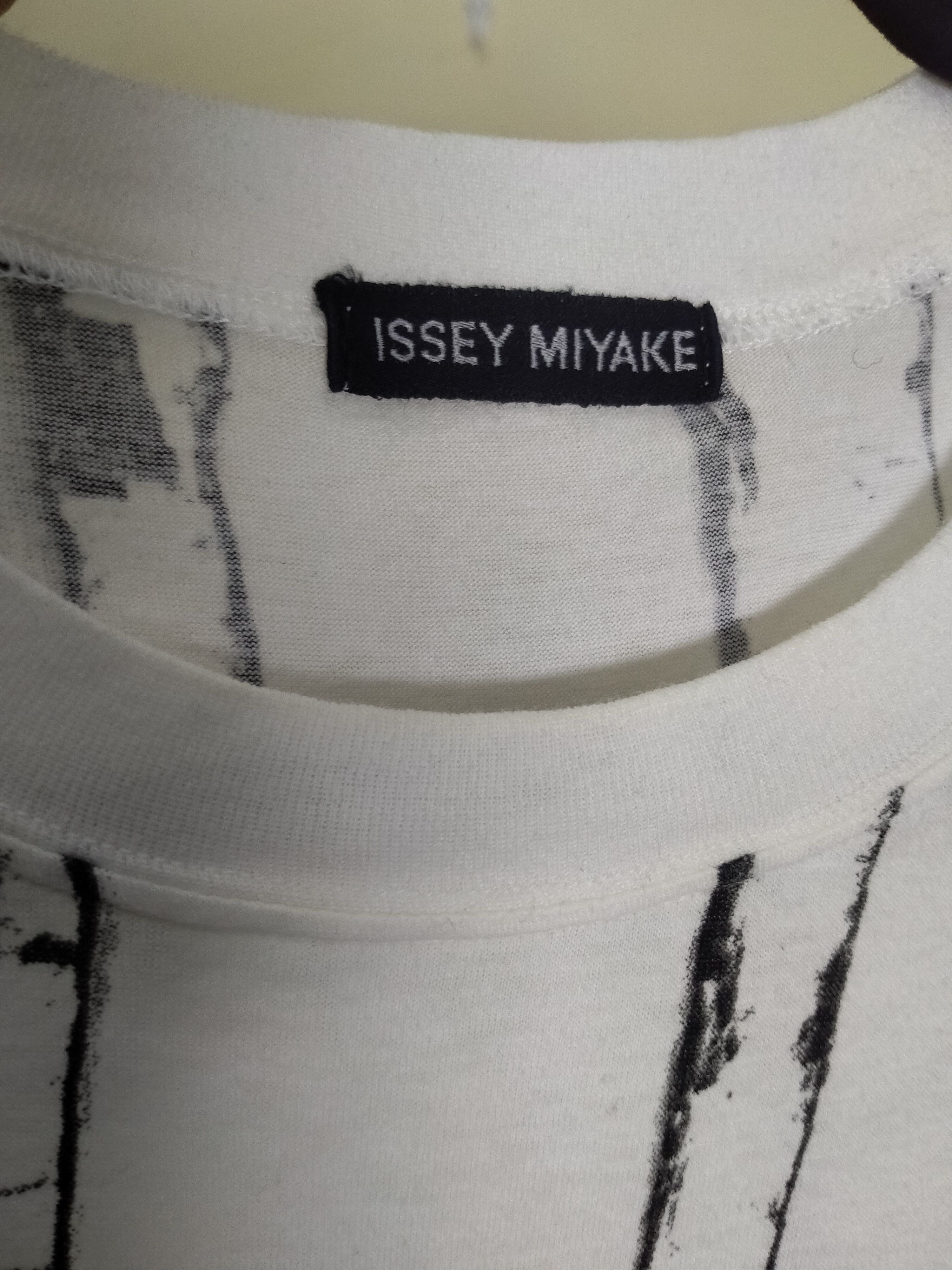 Issey Miyake Issey Miyake Fullprint T-Shirt Made in Japan Size US L / EU 52-54 / 3 - 3 Thumbnail