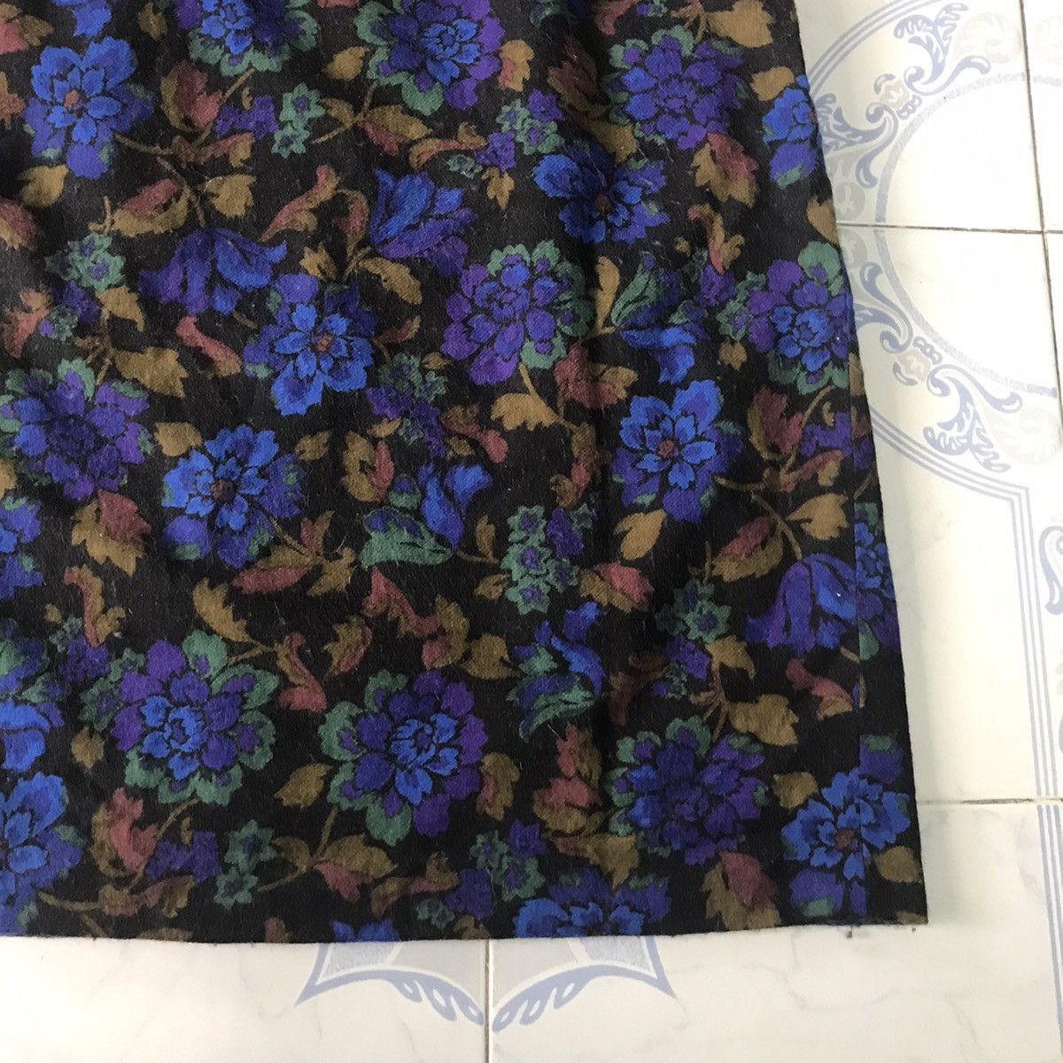 Yves Saint Laurent YSL Yves Saint Laurent Full Of Flowers Skirt Size 31" - 4 Thumbnail