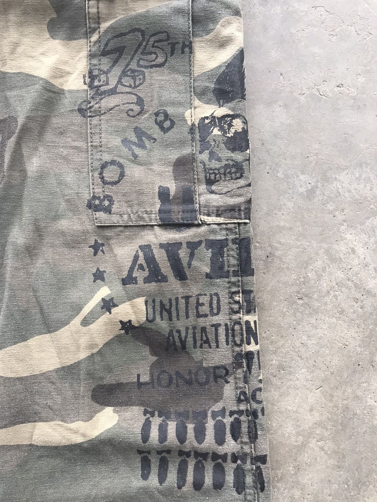Avirex AVIREX 75th Anniversary Spell Out 13 Bomb Print Cargo Pant Size US 33 - 4 Thumbnail