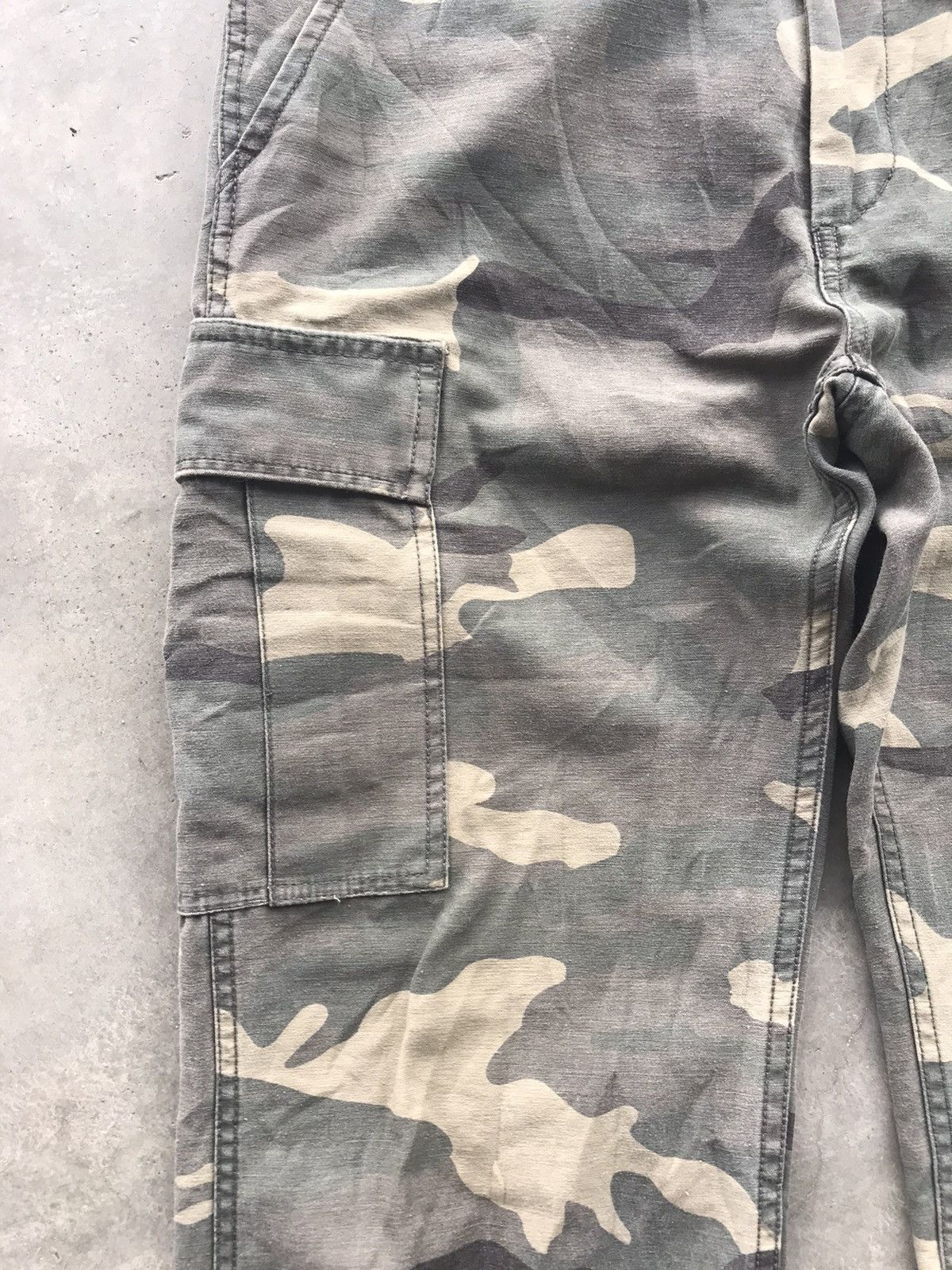 Avirex AVIREX 75th Anniversary Spell Out 13 Bomb Print Cargo Pant Size US 33 - 8 Thumbnail