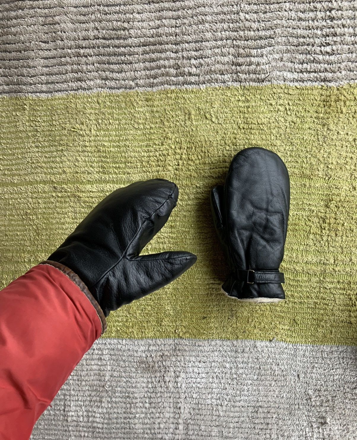Vintage 1980s Prison Guard Mittens Vintage Shearling Mitts Leather Size ONE SIZE - 9 Thumbnail
