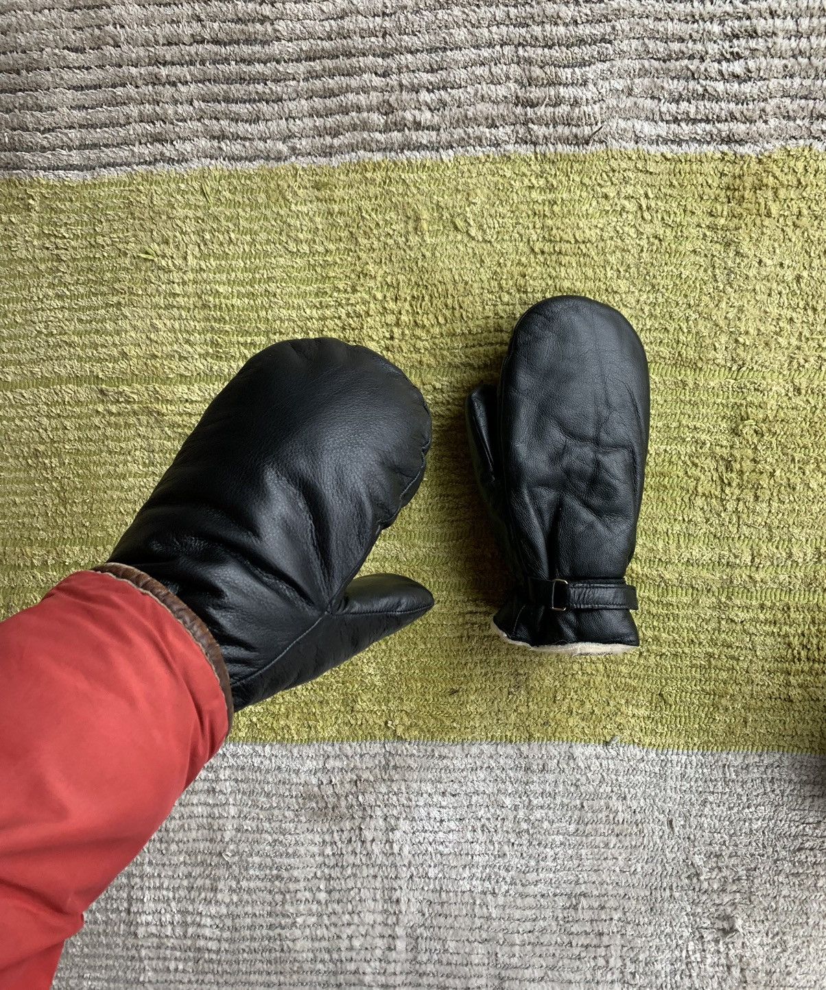 Vintage 1980s Prison Guard Mittens Vintage Shearling Mitts Leather Size ONE SIZE - 10 Thumbnail