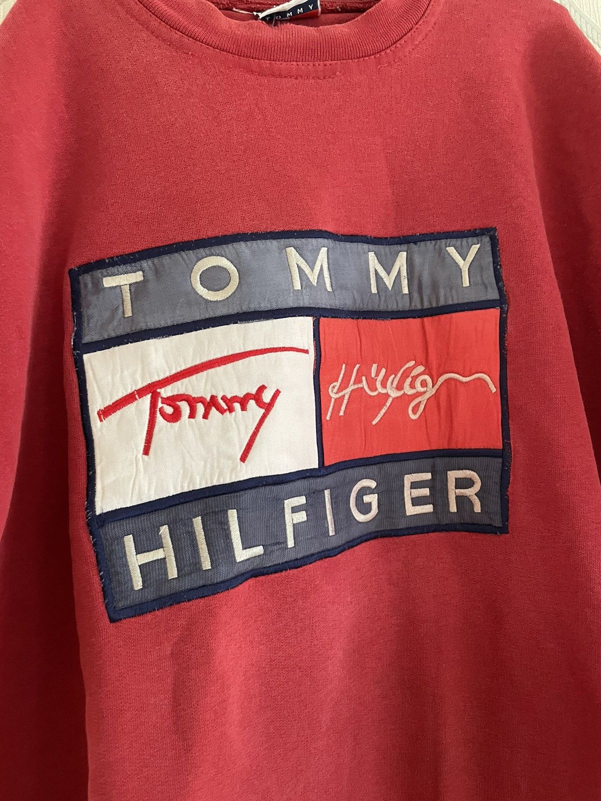 Tommy Hilfiger × Vintage Vintage Tommy Hilfiger Big Logo Sweatshirt Size US L / EU 52-54 / 3 - 2 Thumbnail