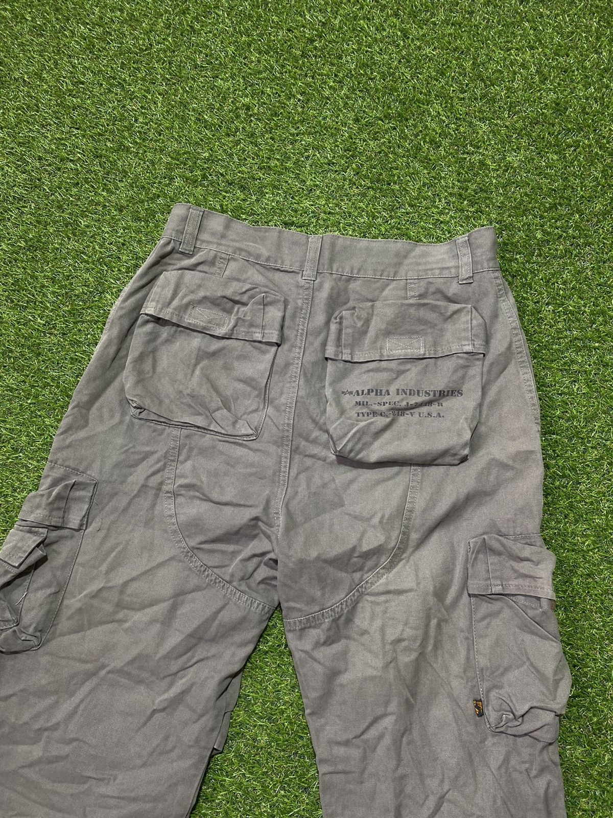 Alpha Industries Vintage Alpha Industries 3/4 cargo pants military size 34 Size US 34 / EU 50 - 2 Thumbnail