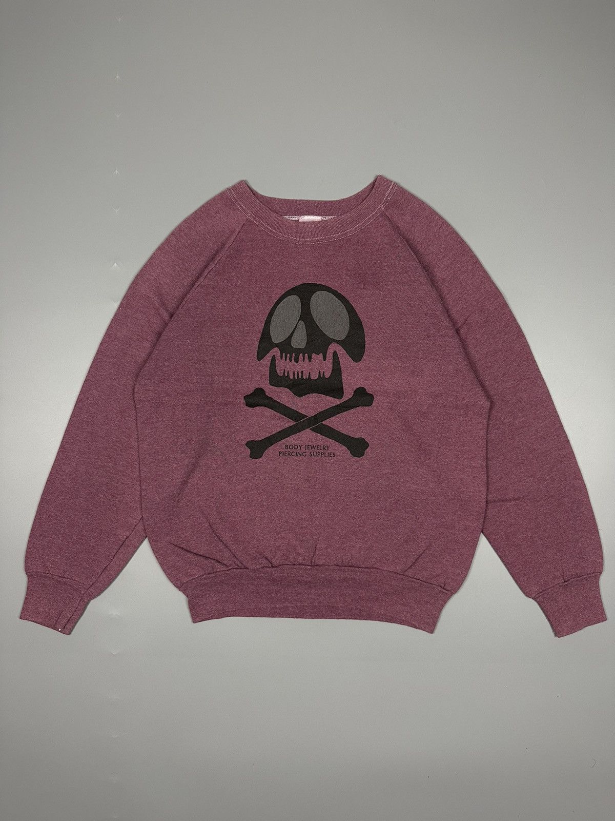 Fruit Of The Loom Vintage 90s Skull Piercing Supplies Crewneck Sweatshirt Size US M / EU 48-50 / 2 - 1 Thumbnail