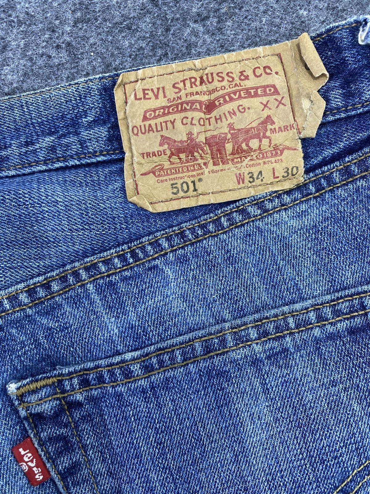 Jean × Levi's × Vintage VINTAGE LEVIS 501 DISTRESSED BLUE WASH JEANS - J023 Size US 34 / EU 50 - 11 Thumbnail
