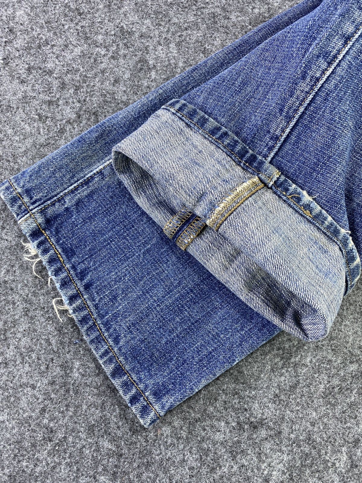 Jean × Levi's × Vintage VINTAGE LEVIS 501 DISTRESSED BLUE WASH JEANS - J023 Size US 34 / EU 50 - 9 Thumbnail