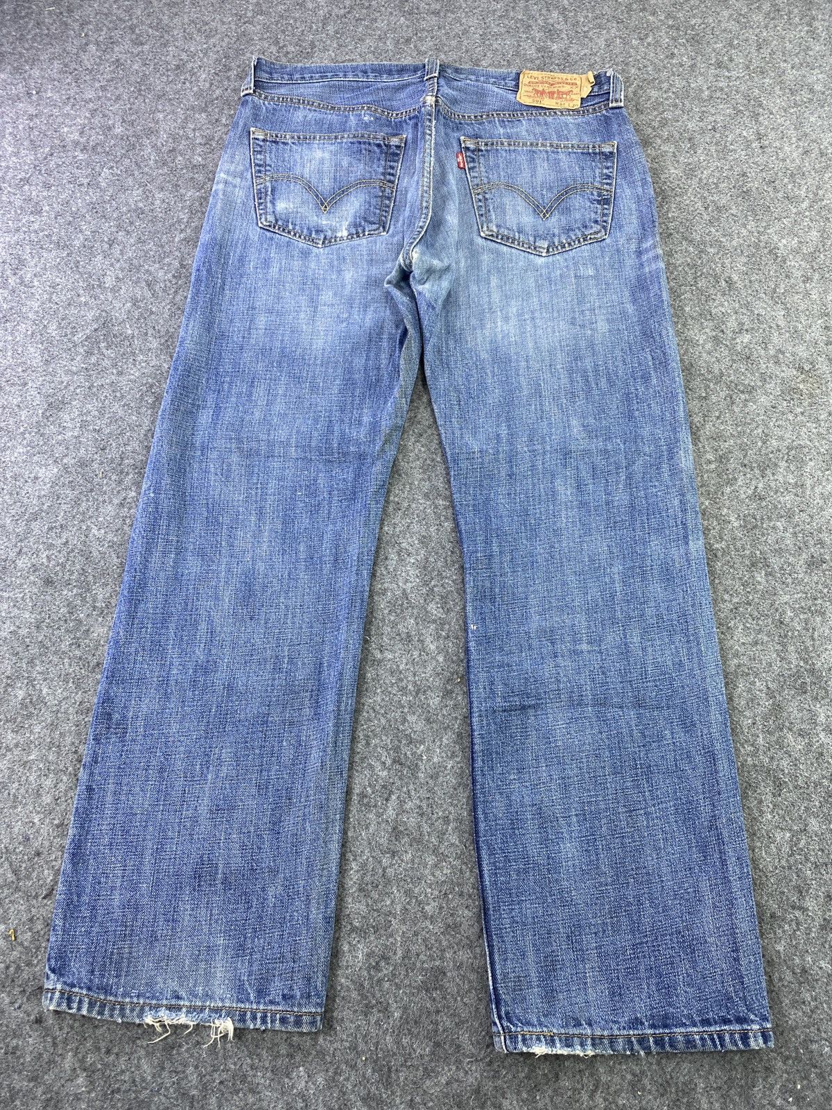 Jean × Levi's × Vintage VINTAGE LEVIS 501 DISTRESSED BLUE WASH JEANS - J023 Size US 34 / EU 50 - 4 Thumbnail