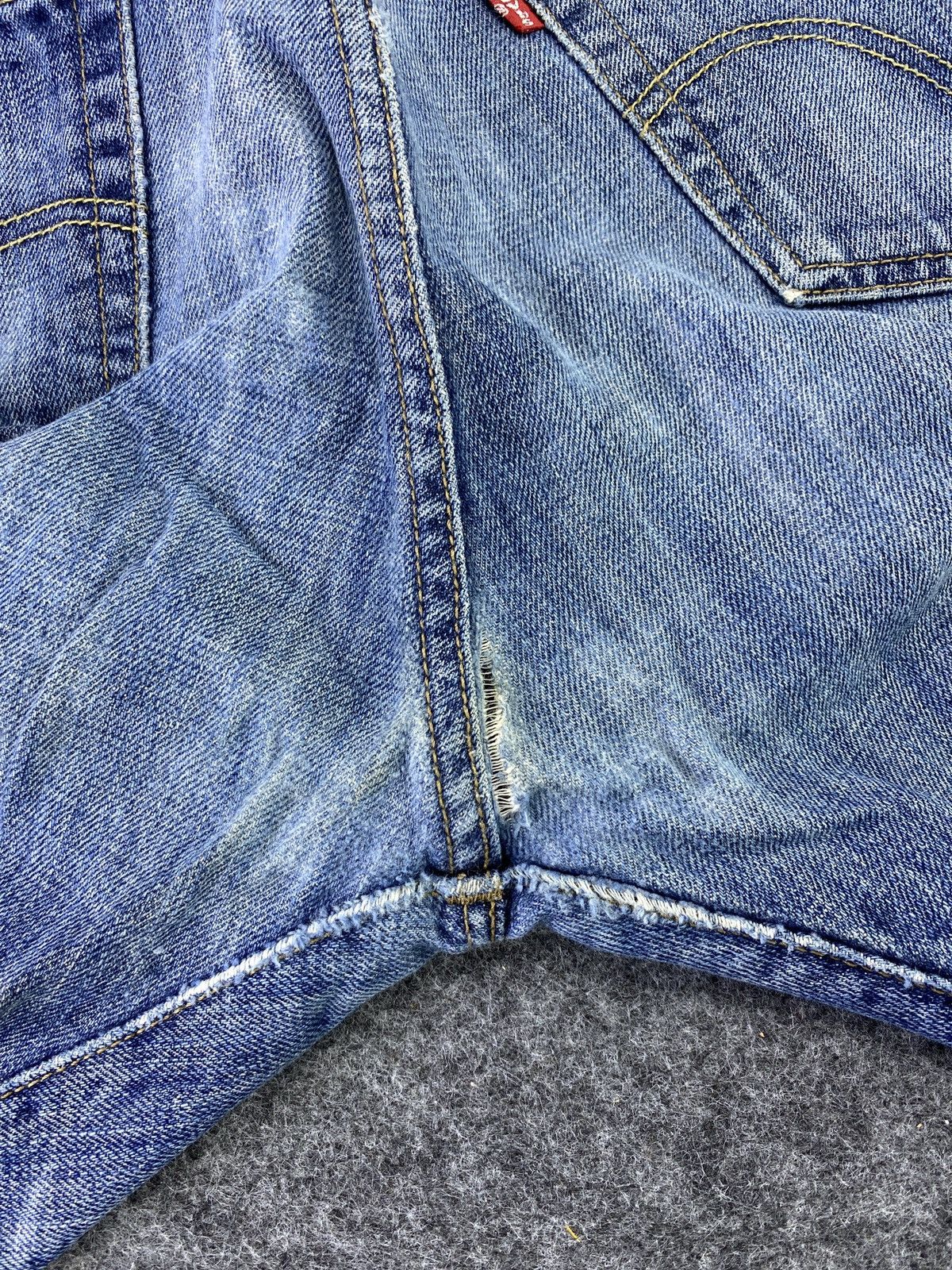 Jean × Levi's × Vintage VINTAGE LEVIS 501 DISTRESSED BLUE WASH JEANS - J023 Size US 34 / EU 50 - 14 Thumbnail