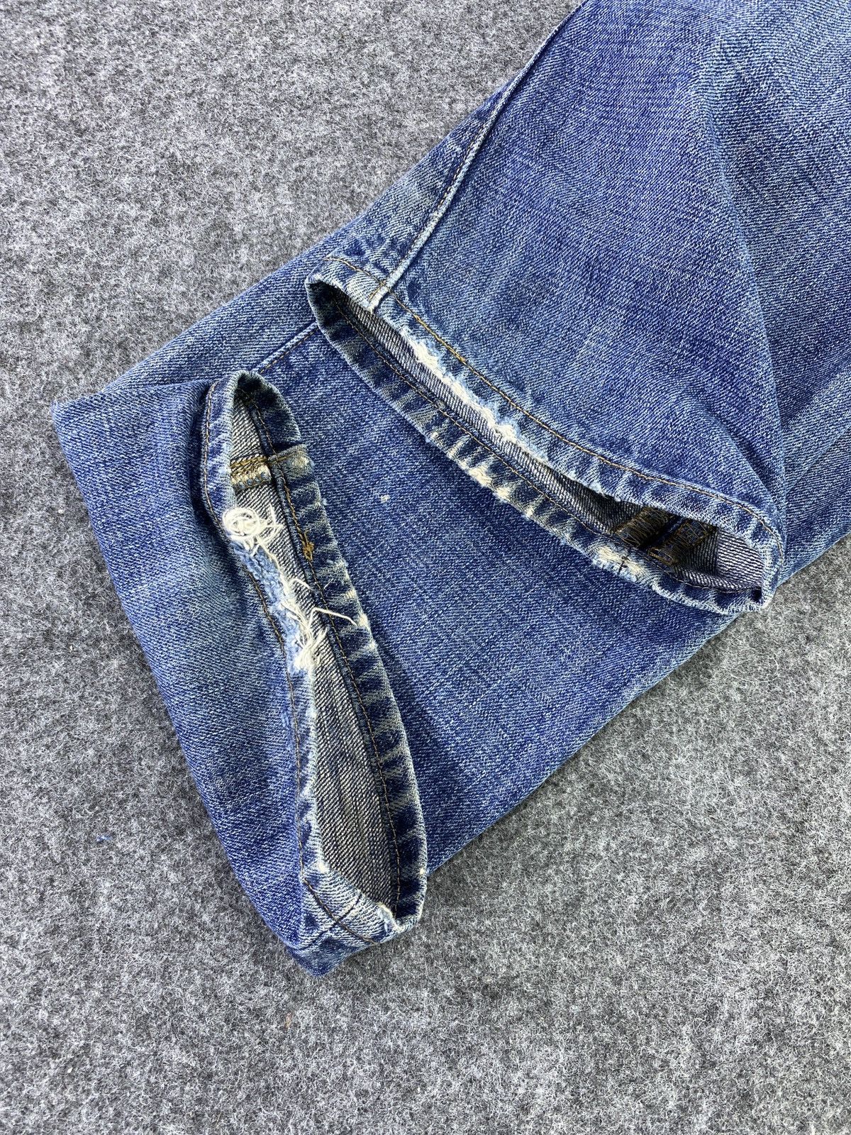 Jean × Levi's × Vintage VINTAGE LEVIS 501 DISTRESSED BLUE WASH JEANS - J023 Size US 34 / EU 50 - 10 Thumbnail