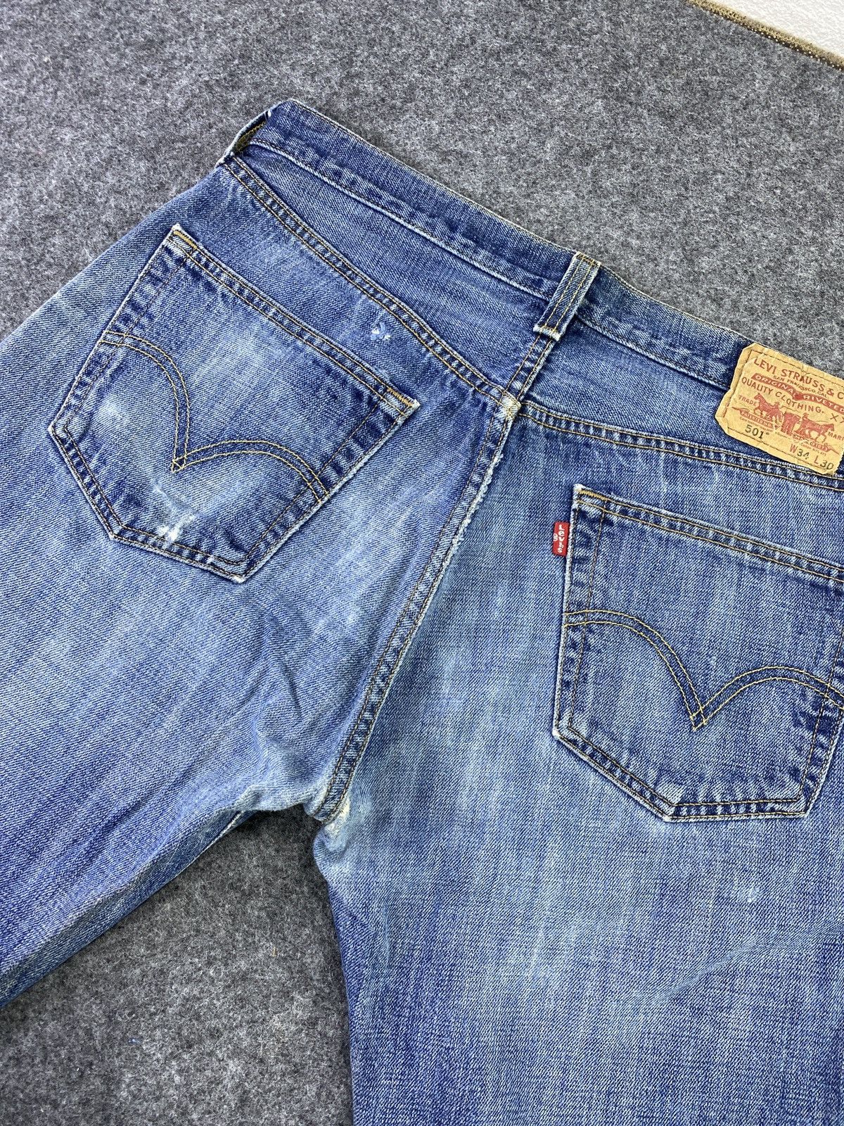 Jean × Levi's × Vintage VINTAGE LEVIS 501 DISTRESSED BLUE WASH JEANS - J023 Size US 34 / EU 50 - 13 Thumbnail