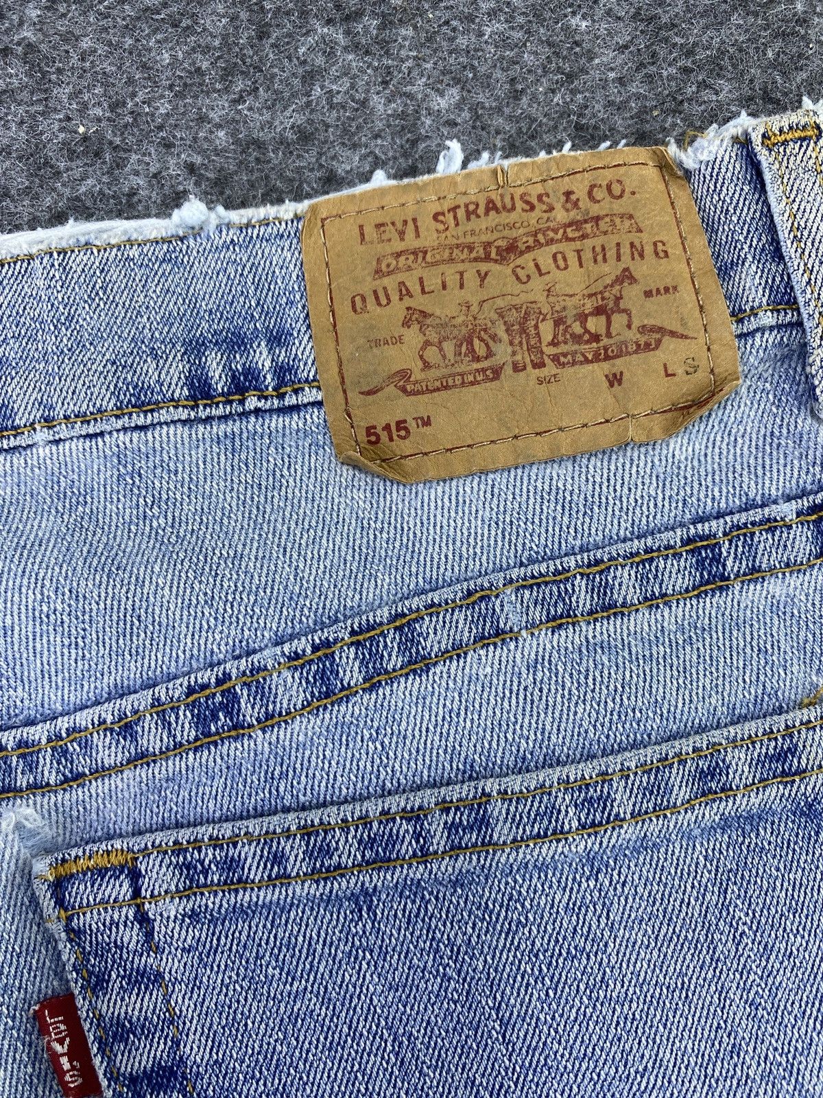 Levi's × Vintage VINTAGE LEVI'S 515 BLUE WASH JEANS - J029 Size 34" / US 12 / IT 48 - 9 Thumbnail