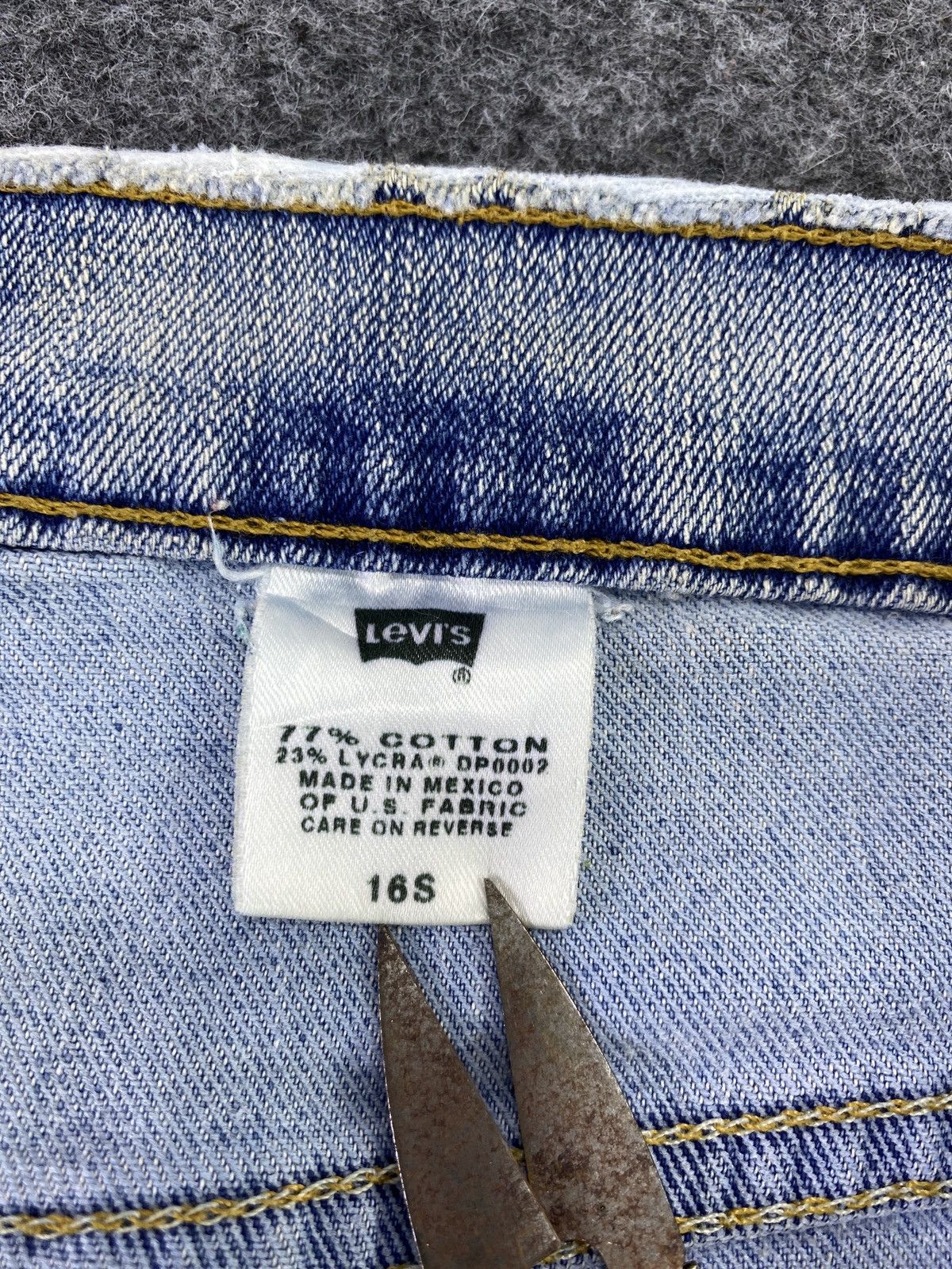 Levi's × Vintage VINTAGE LEVI'S 515 BLUE WASH JEANS - J029 Size 34" / US 12 / IT 48 - 7 Thumbnail