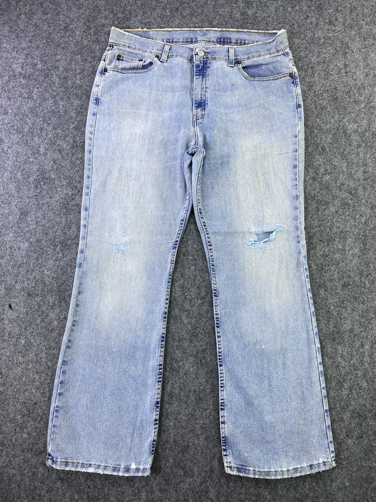 VINTAGE LEVIS 515 BLUE WASH JEANS - J029