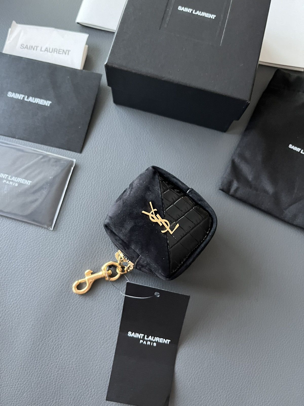 Hedi Slimane × Saint Laurent Paris × Yves Saint Laurent Rare Limited Edition Runway Brand New YSL Logo Charm Bag Size ONE SIZE - 21 Thumbnail
