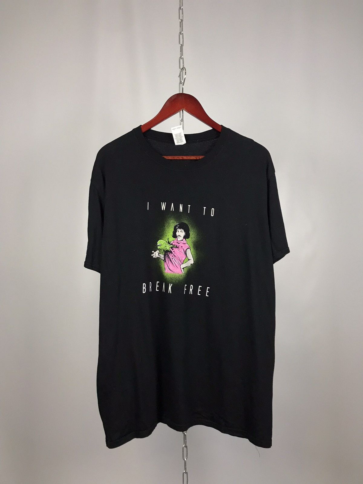 Band Tees Alien x Queen vintage cult movie rock band tee Size US XL / EU 56 / 4 - 1 Thumbnail