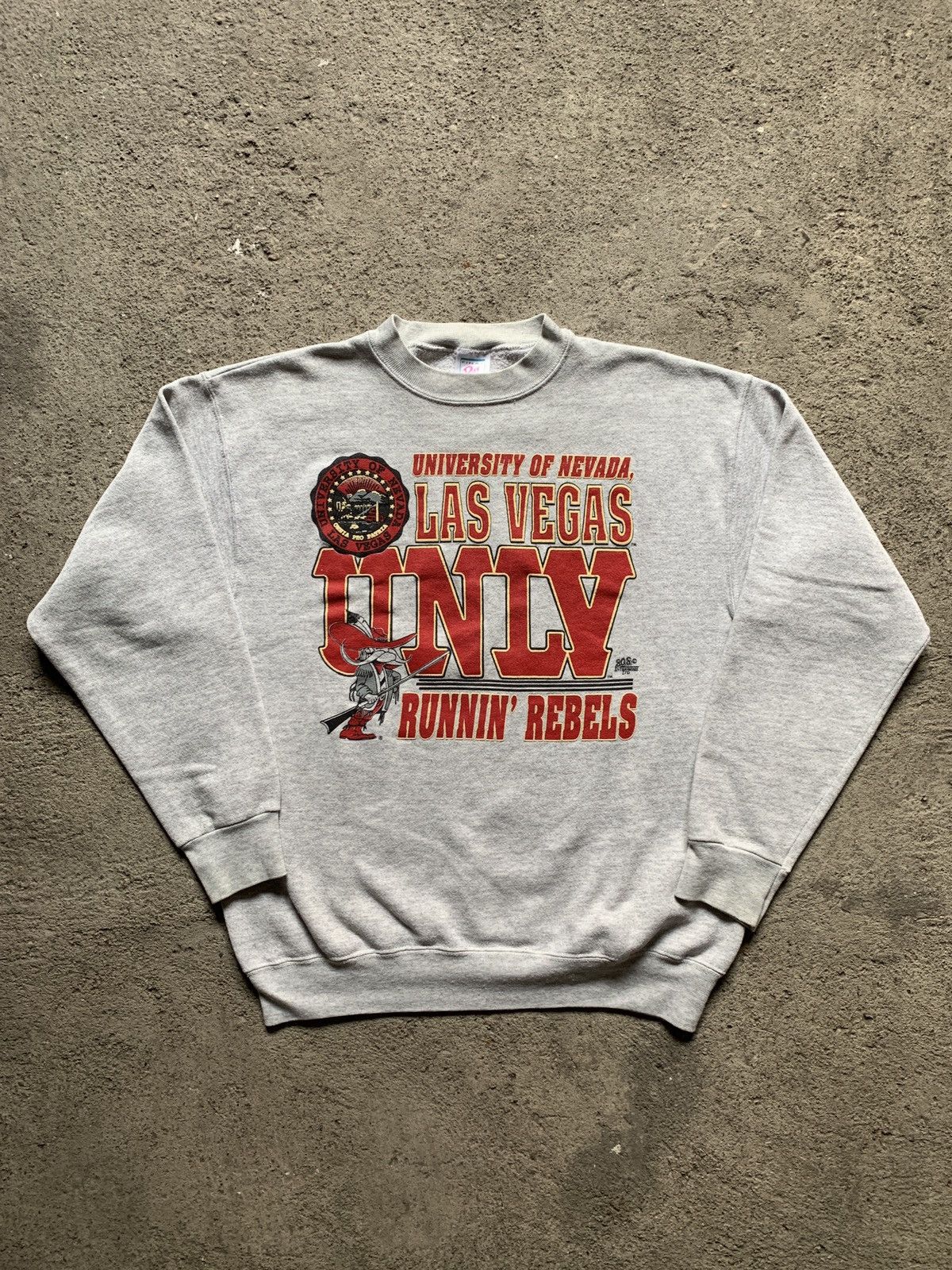 Vintage Vintage Las Vegas University Runnin Rebels 90's Crewneck Size US L / EU 52-54 / 3 - 1 Thumbnail