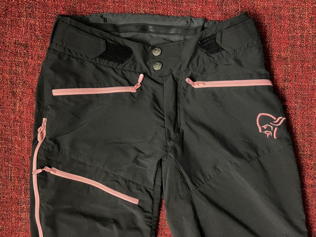 Norrona Norrona fjora flex1 gorpcore pants black / pink Size 25" / US 0 / IT 36 - 4 Thumbnail