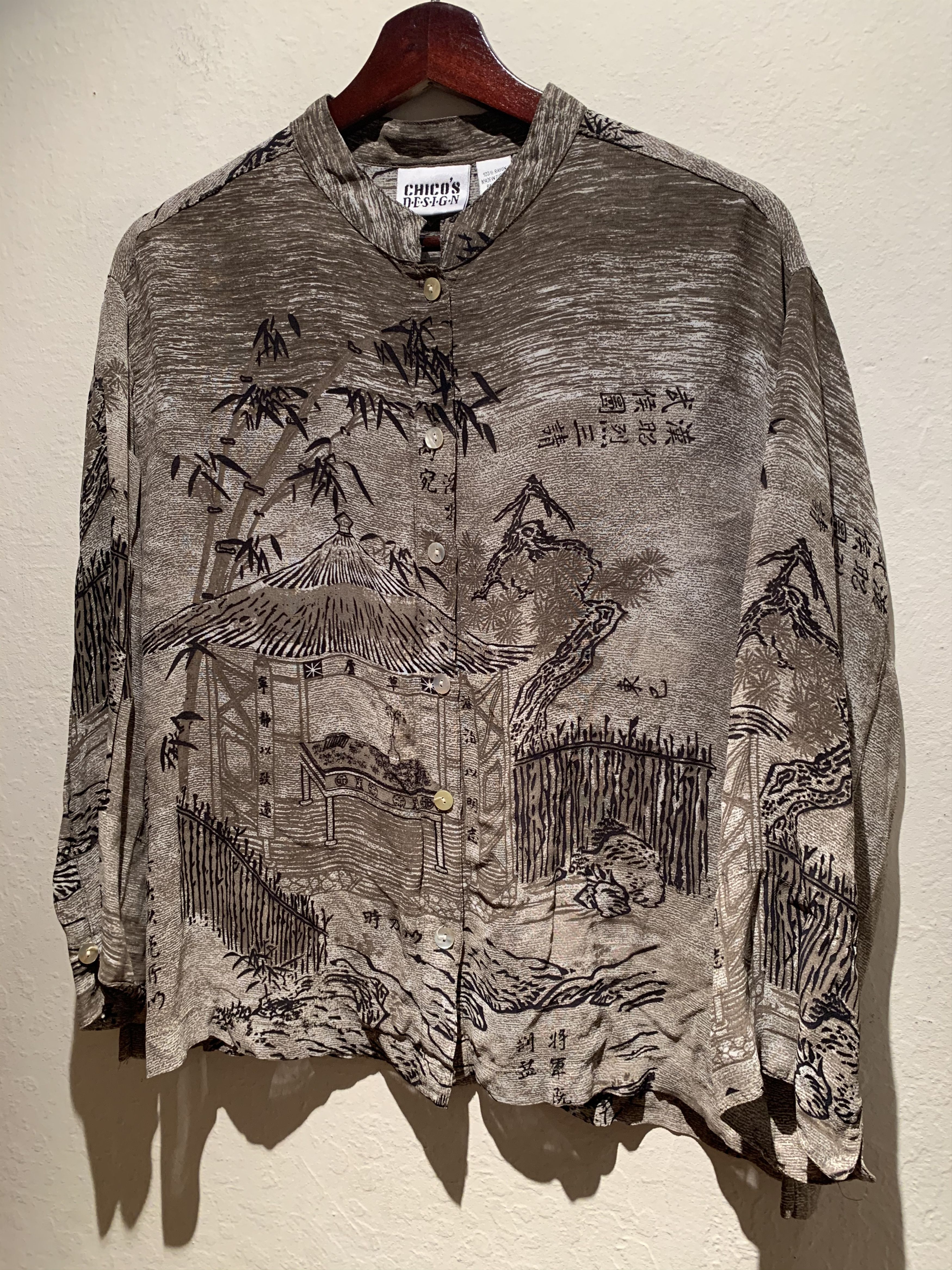*RARE* Vintage Chico’s Japanese Print Rayon Button Up Blouse