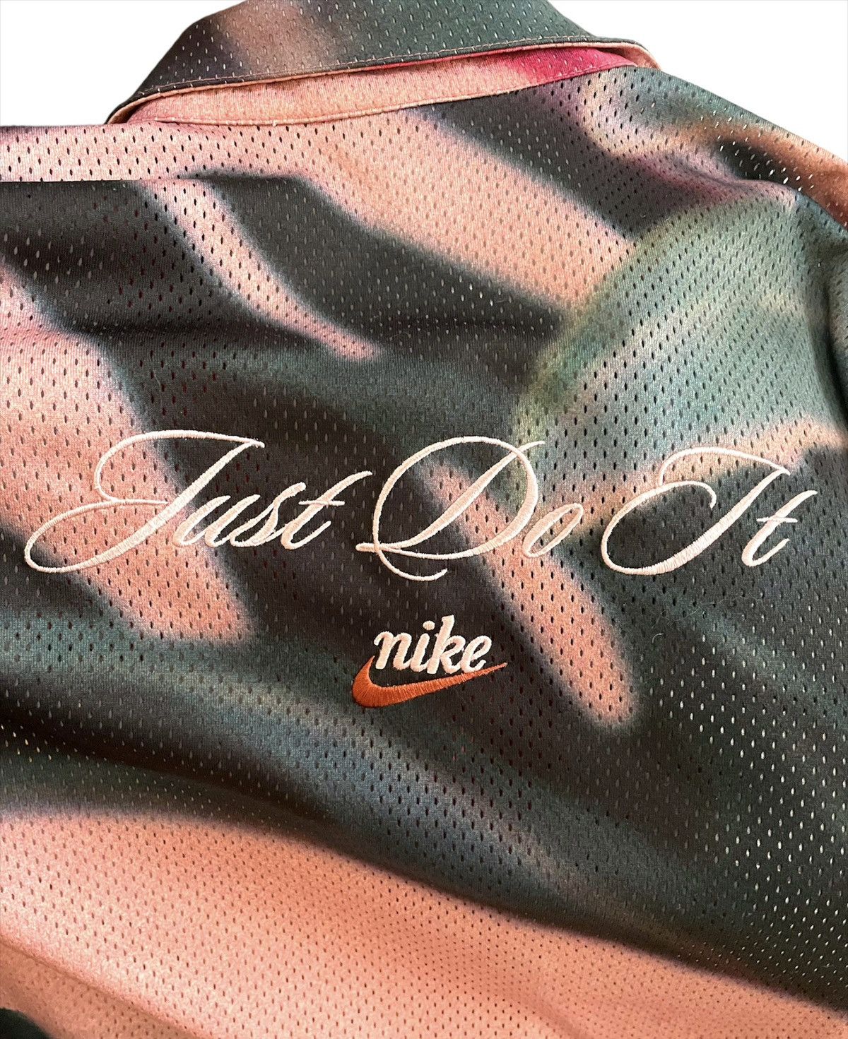 Nike Nike Mesh Button Down Embroidered Shirt Size US M / EU 48-50 / 2 - 3 Thumbnail