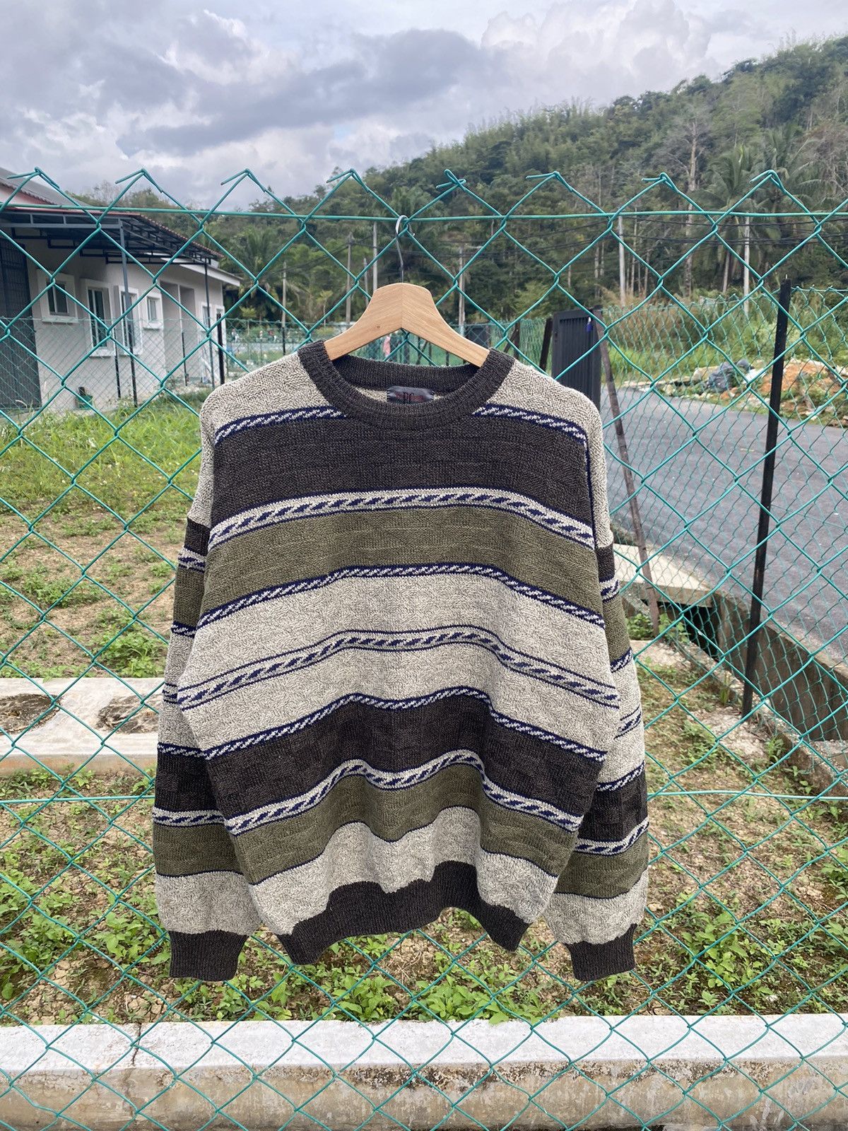 Vintage Vintage BICOLMAN Cable Knit Like Coogi Style Size US L / EU 52-54 / 3 - 1 Thumbnail