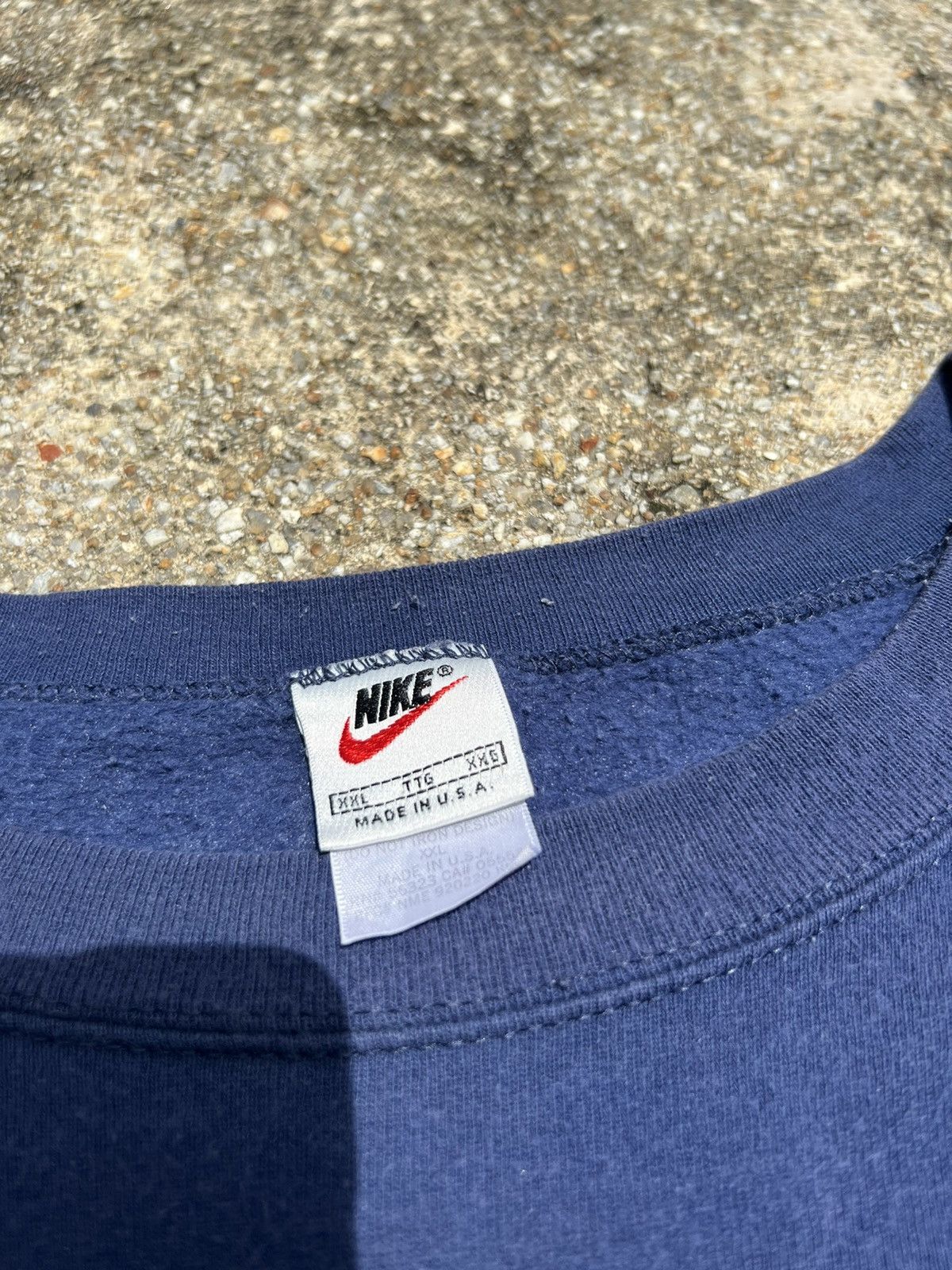 Vintage Vintage Nike Town New York Sweatshirt Size US XL / EU 56 / 4 - 4 Thumbnail