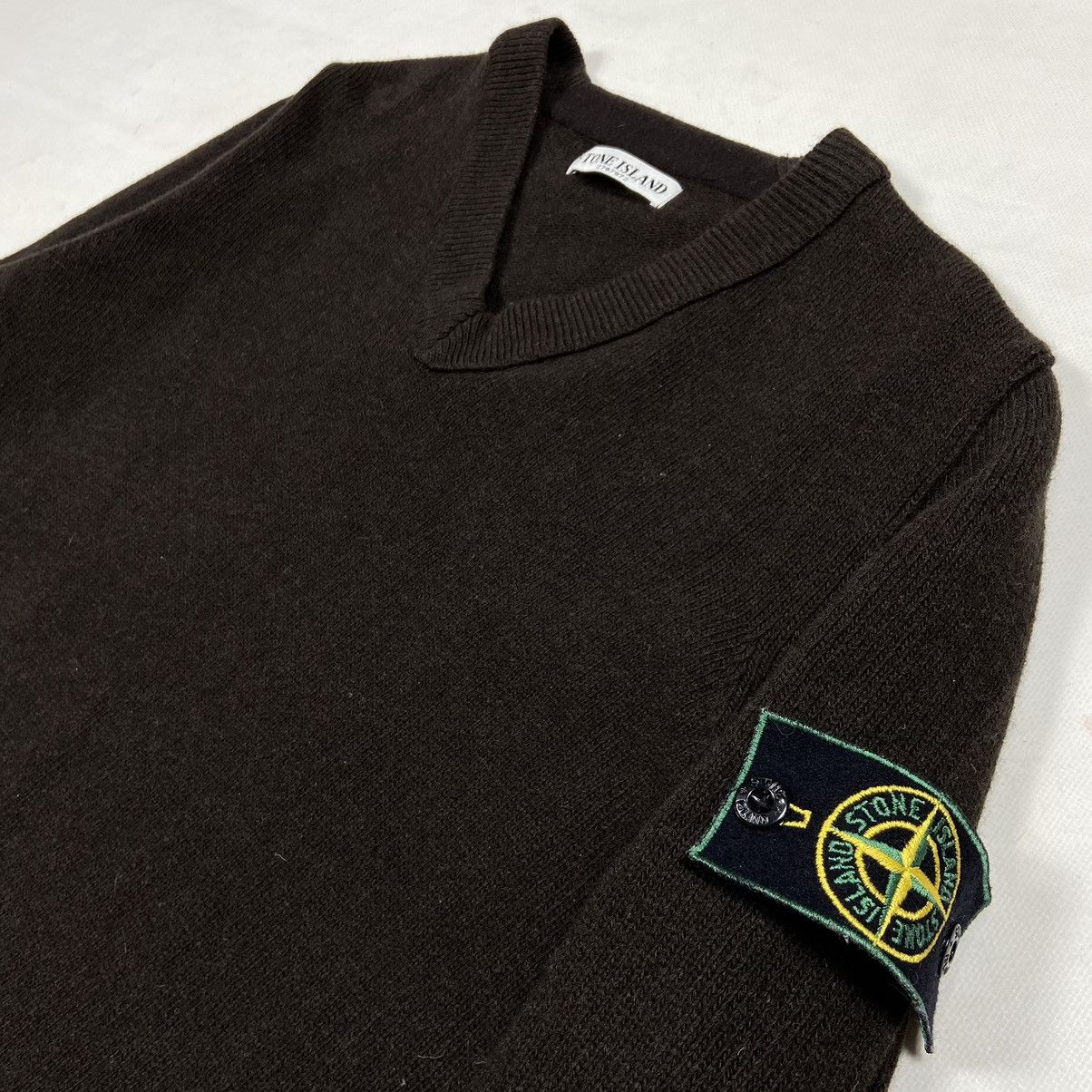 Massimo Osti ARCHIVE STONE ISLAND V NECK BROWN WOOL KNITTED SWEATER Size US L / EU 52-54 / 3 - 4 Thumbnail