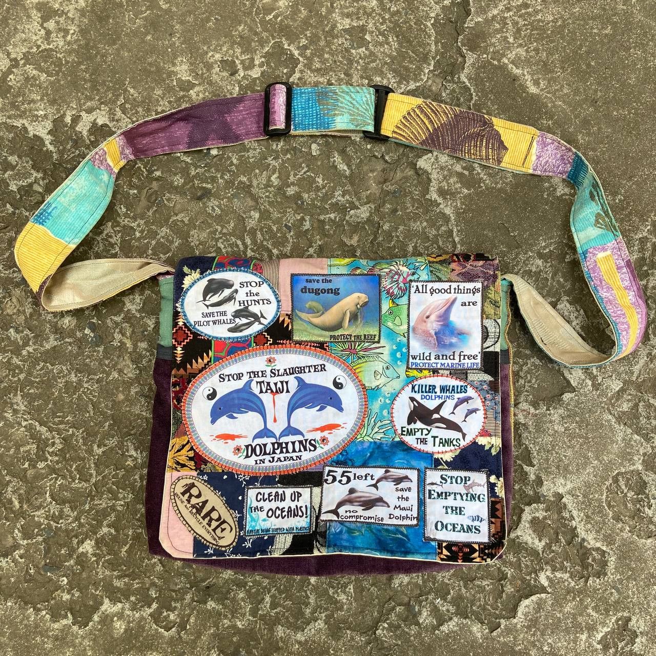 Japanese Brand SAVE DOLPHINS IN JAPAN 1980s PATCHWORK CROSSBODY BAG № 6071 Size ONE SIZE - 1 Thumbnail