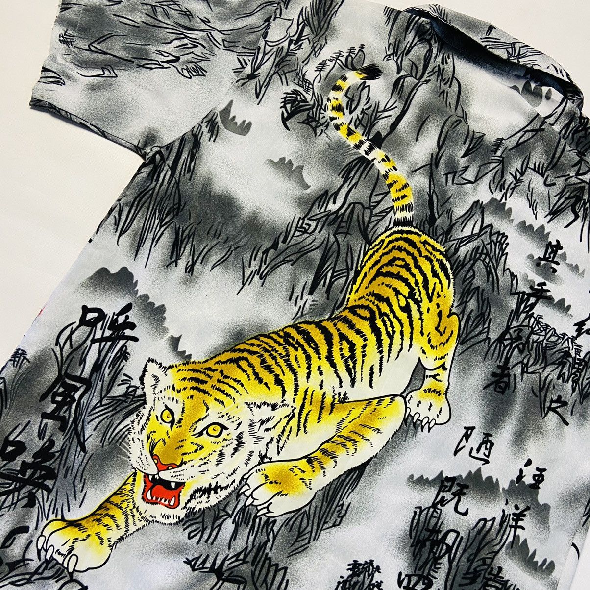 Japanese Brand 1990s JAPANESE TIGER SHIRT - № 498 Size US XL / EU 56 / 4 - 3 Thumbnail