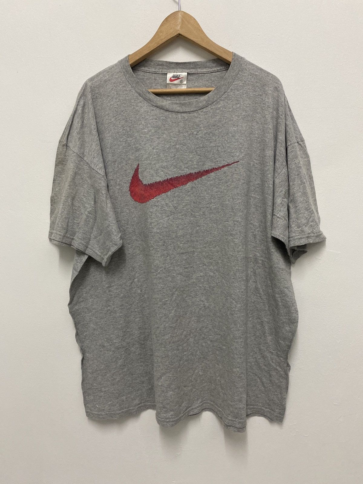 Vintage nike swoosh big logo t shirt