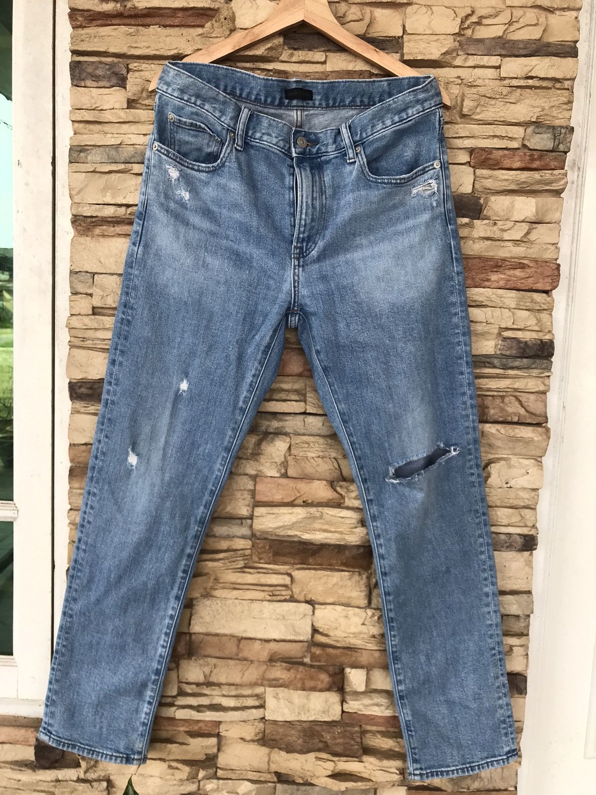 Uniqlo 🔥Bundle 🔥Bulk 2 pcs of Uniqlo Distressed Jeans Size US 34 / EU 50 - 6 Thumbnail