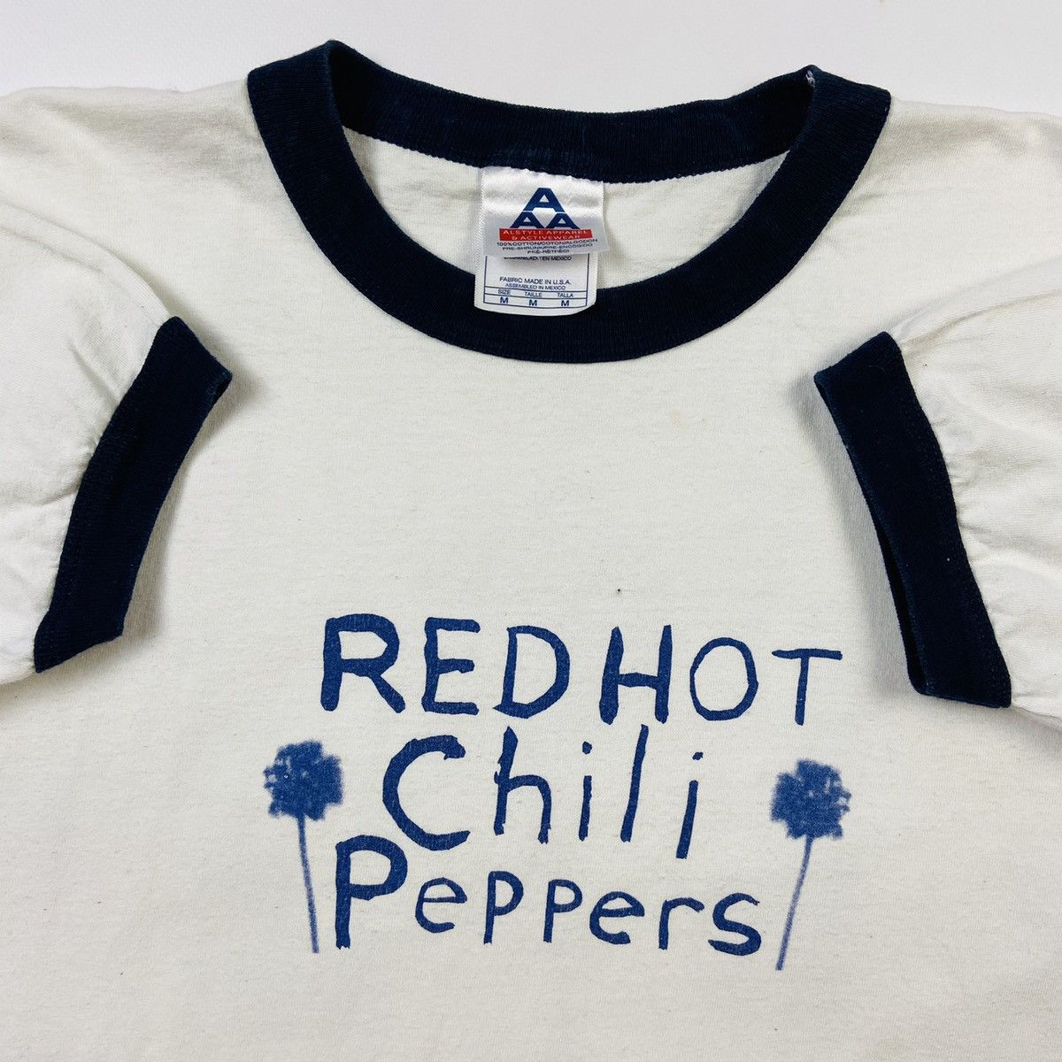 Band Tees 1990's RED HOT CHILLI PEPERS RARE ARCHIVE TEE - LOT № 16 Size US M / EU 48-50 / 2 - 3 Thumbnail