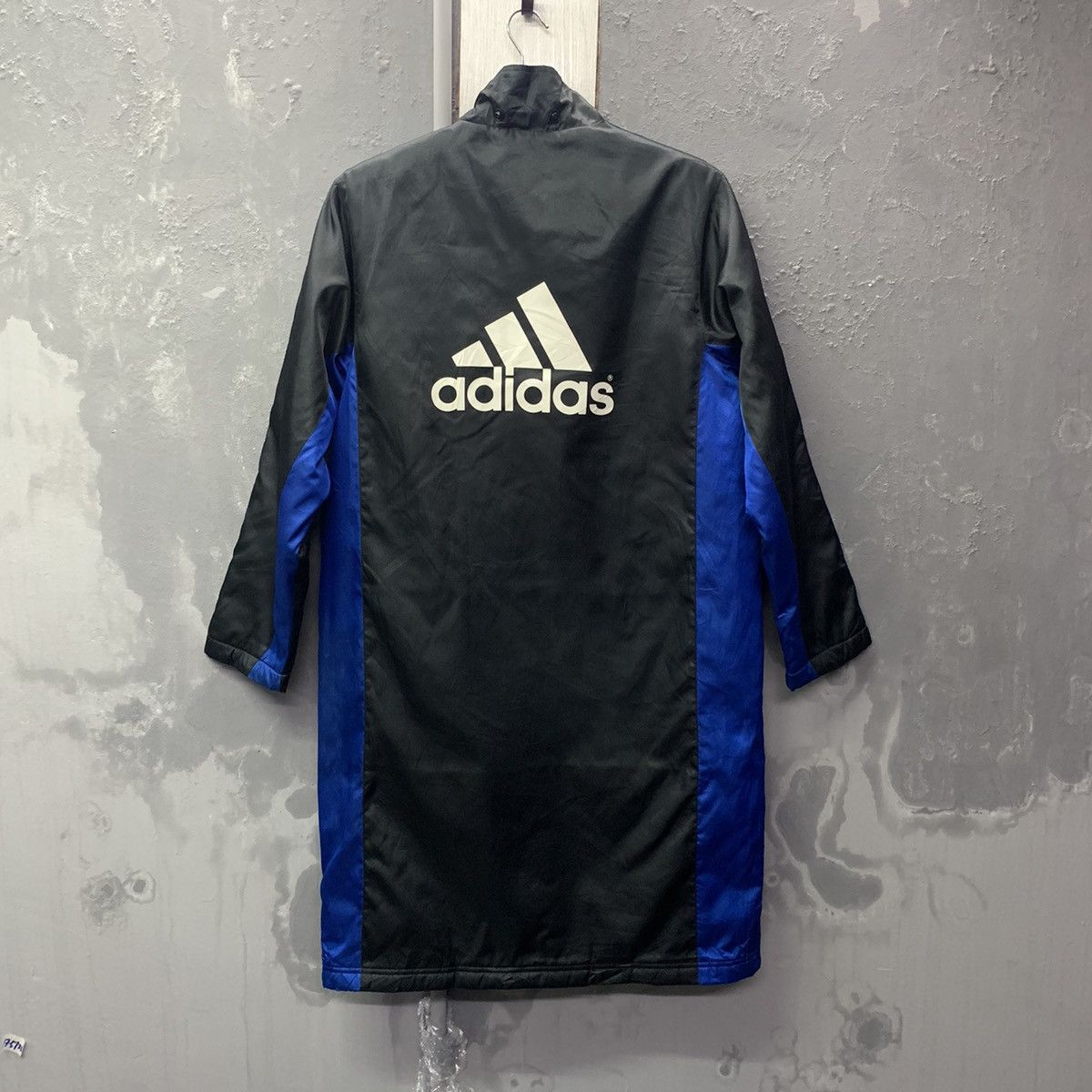 Adidas × Vintage Adidas Blanket Long Jacket Big Logo Size US L / EU 52-54 / 3 - 9 Thumbnail