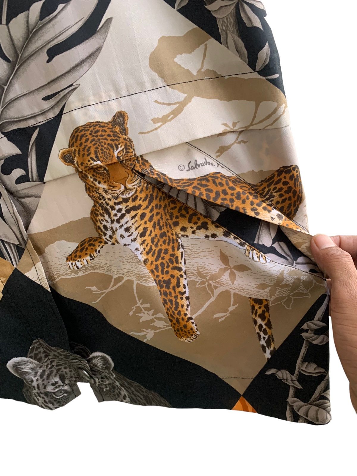 Salvatore Ferragamo Silk Salvatore Ferragamo Leopard Print Quited Coach Jacket Size S / US 4 / IT 40 - 9 Thumbnail