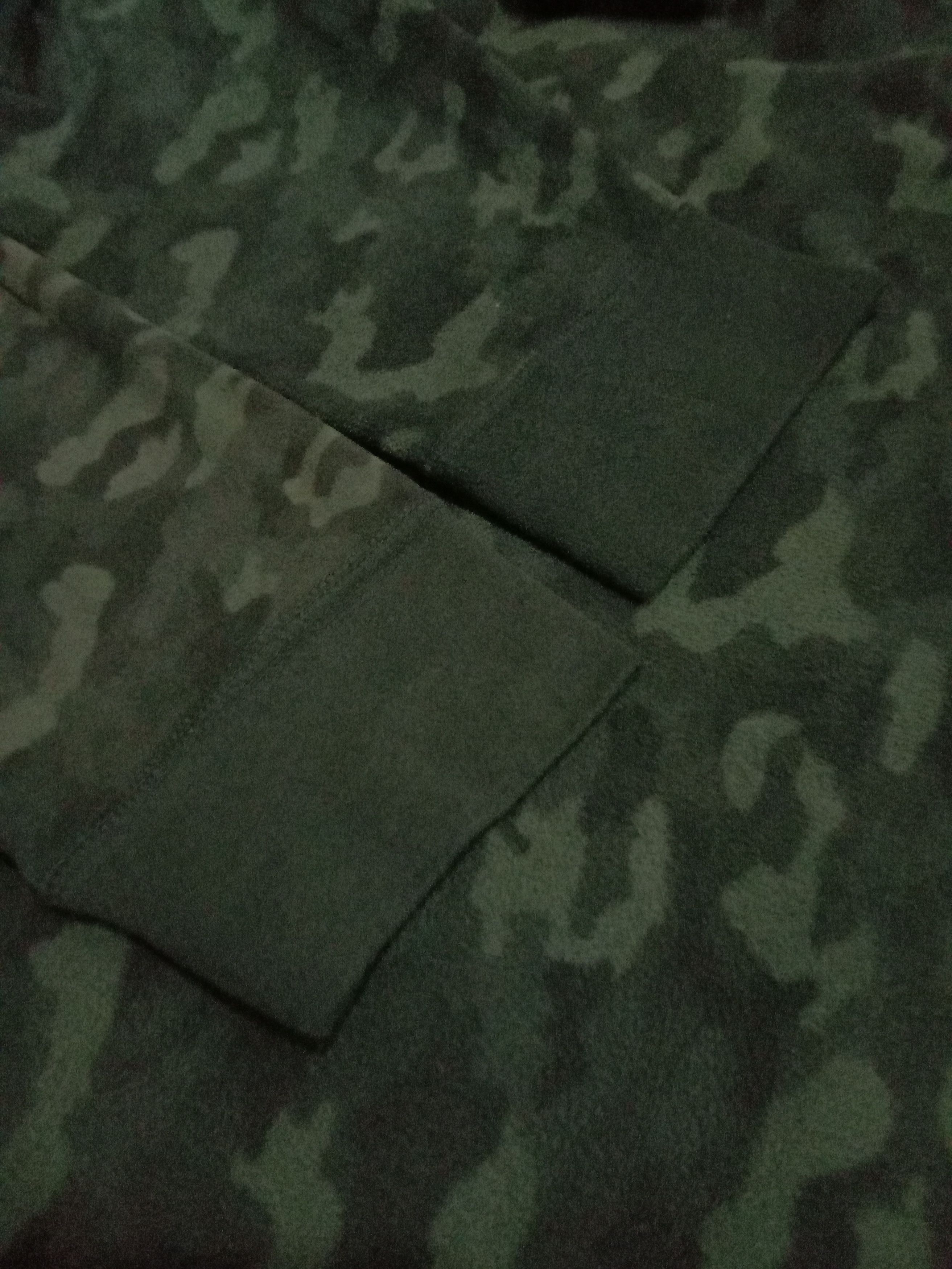 Uniqlo Uniqlo Camo Sweatshirt Size US XL / EU 56 / 4 - 4 Thumbnail